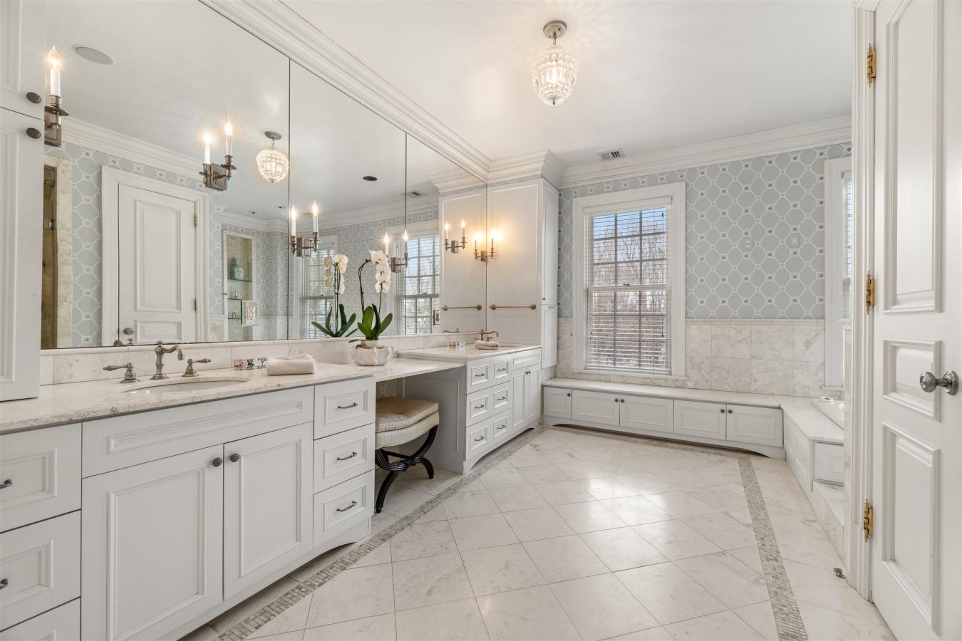 Greenwich, Connecticut, 06831, United States, 6 Bedrooms Bedrooms, ,6 BathroomsBathrooms,Residential,For Sale,1858388