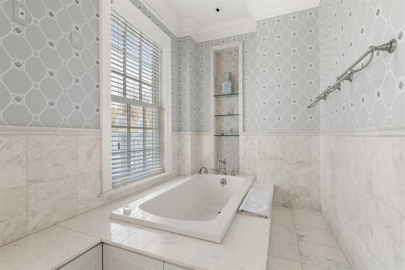 Greenwich, Connecticut, 06831, United States, 6 Bedrooms Bedrooms, ,6 BathroomsBathrooms,Residential,For Sale,1858388