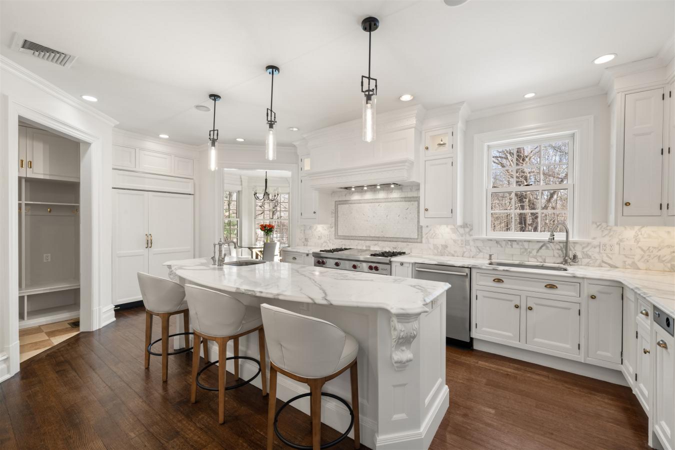 Greenwich, Connecticut, 06831, United States, 6 Bedrooms Bedrooms, ,6 BathroomsBathrooms,Residential,For Sale,1858388