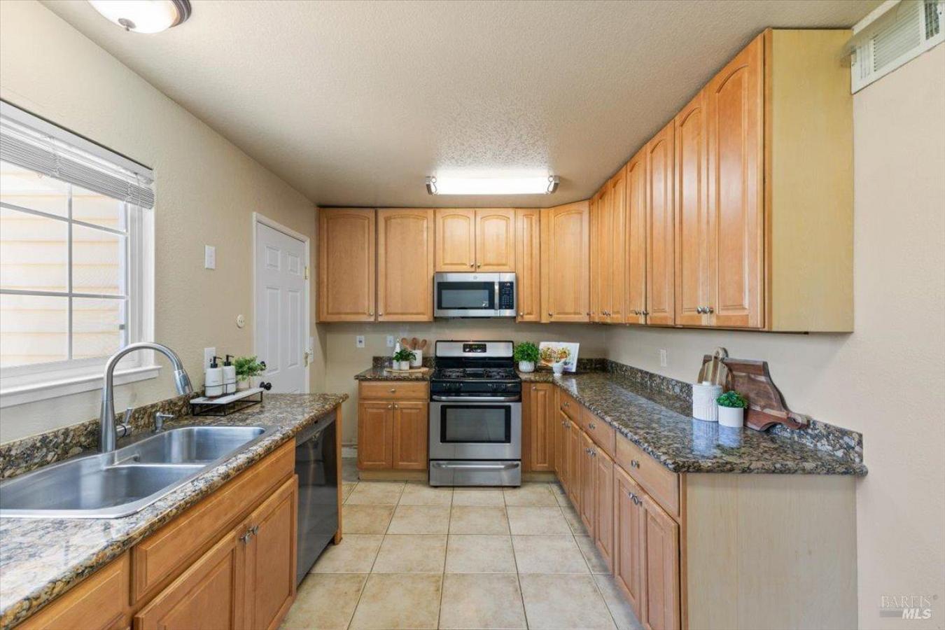 Petaluma, California, 94954, United States, 4 Bedrooms Bedrooms, ,2 BathroomsBathrooms,Residential,For Sale,1862745