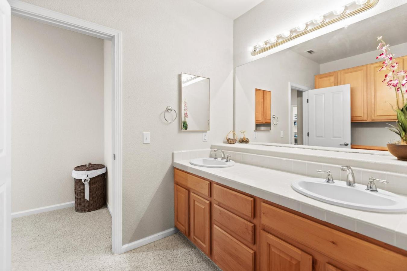 Elk Grove, California, 95758, United States, 5 Bedrooms Bedrooms, ,3 BathroomsBathrooms,Residential,For Sale,1862735