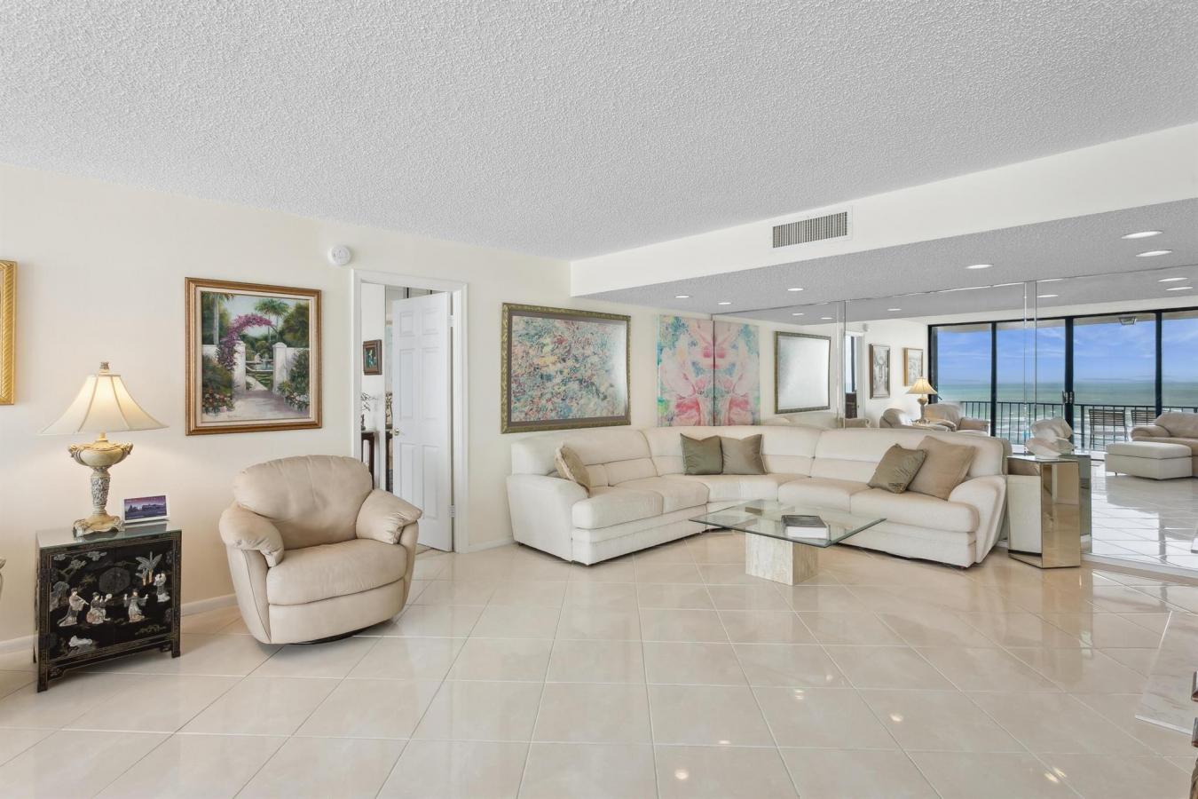 Riviera Beach, Florida, 33404, United States, 2 Bedrooms Bedrooms, ,2 BathroomsBathrooms,Residential,For Sale,1862732