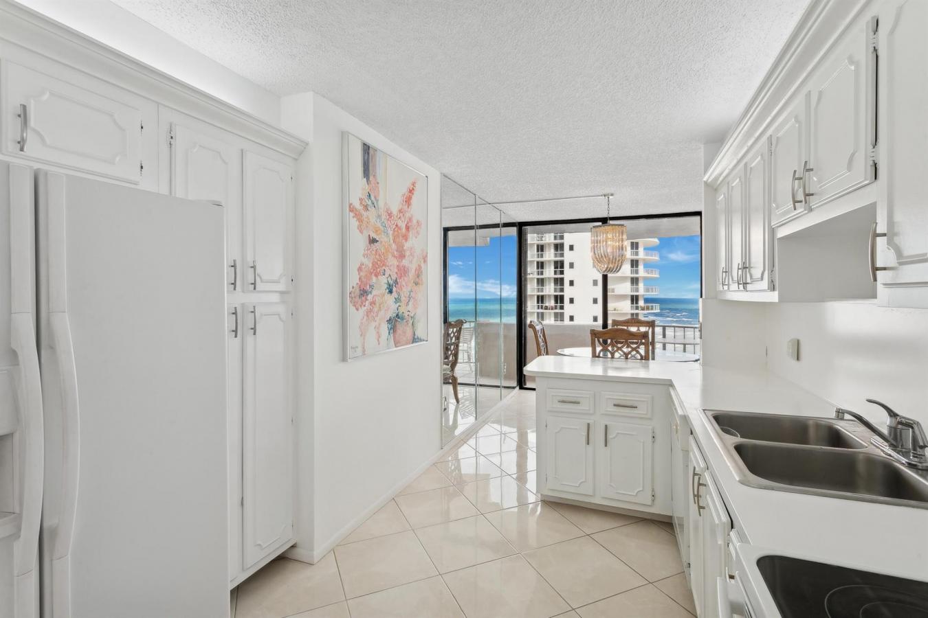 Riviera Beach, Florida, 33404, United States, 2 Bedrooms Bedrooms, ,2 BathroomsBathrooms,Residential,For Sale,1862732