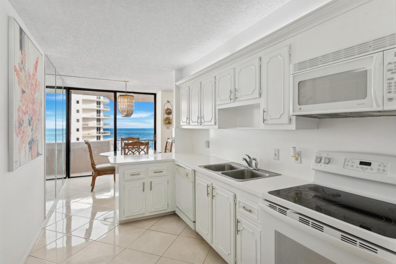 Riviera Beach, Florida, 33404, United States, 2 Bedrooms Bedrooms, ,2 BathroomsBathrooms,Residential,For Sale,1862732