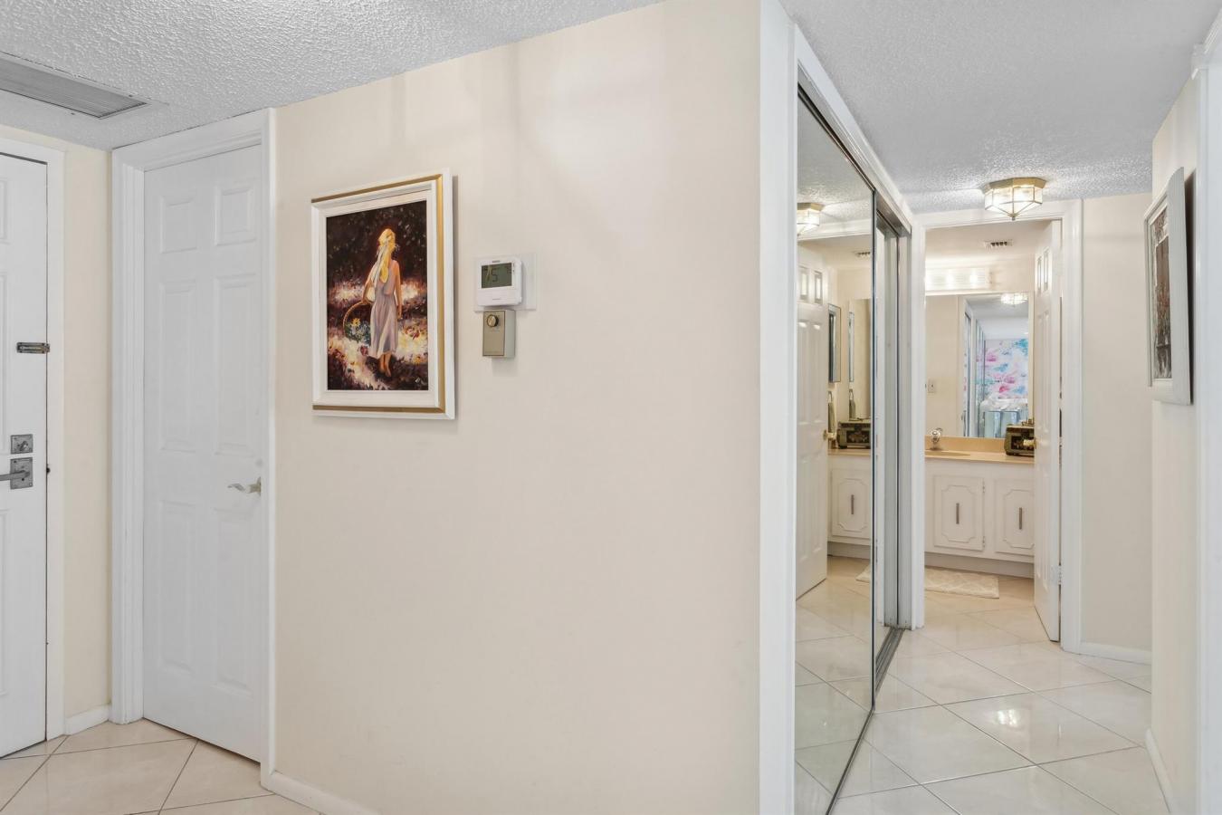 Riviera Beach, Florida, 33404, United States, 2 Bedrooms Bedrooms, ,2 BathroomsBathrooms,Residential,For Sale,1862732