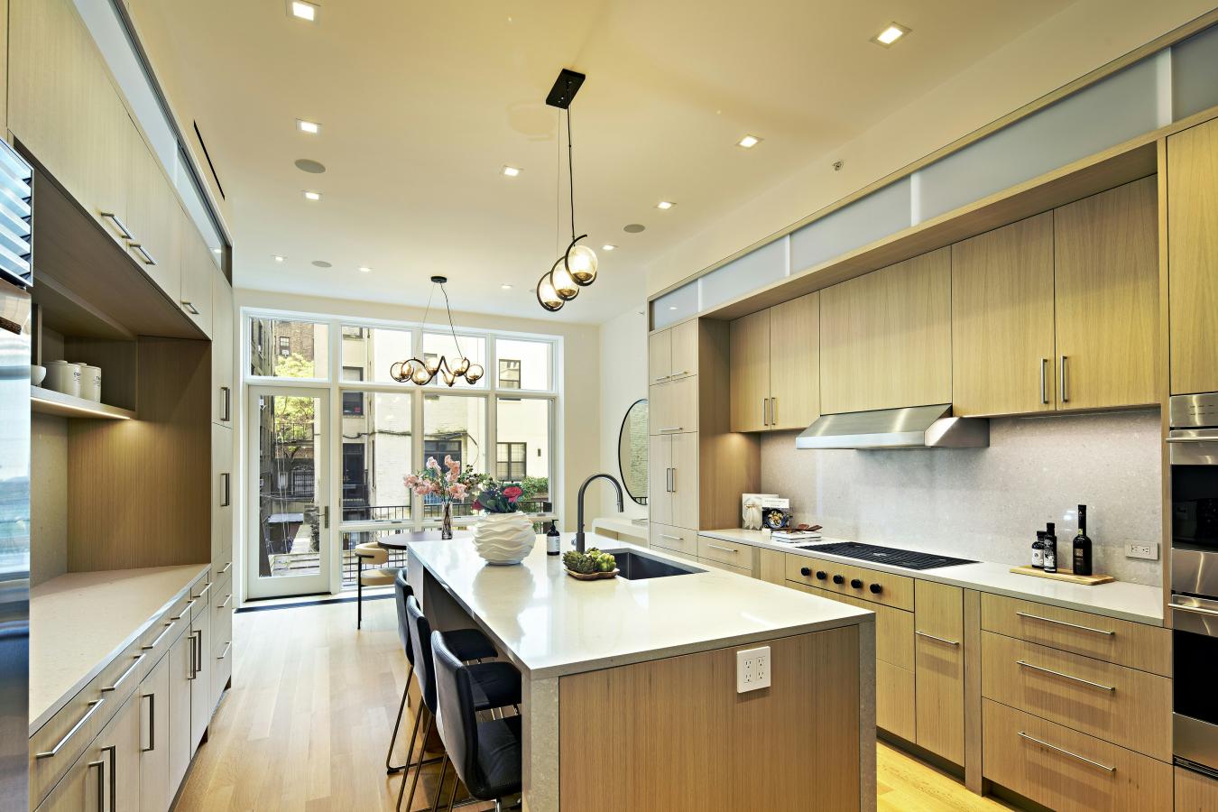 New York, New York, 10025, United States, 5 Bedrooms Bedrooms, ,4 BathroomsBathrooms,Residential,For Sale,1858379