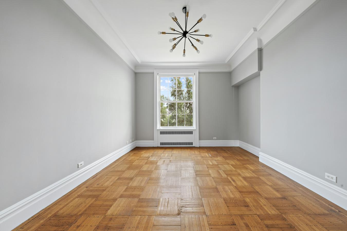 New York, New York, 10024, United States, 5 Bedrooms Bedrooms, ,3 BathroomsBathrooms,Residential,For Sale,1858378