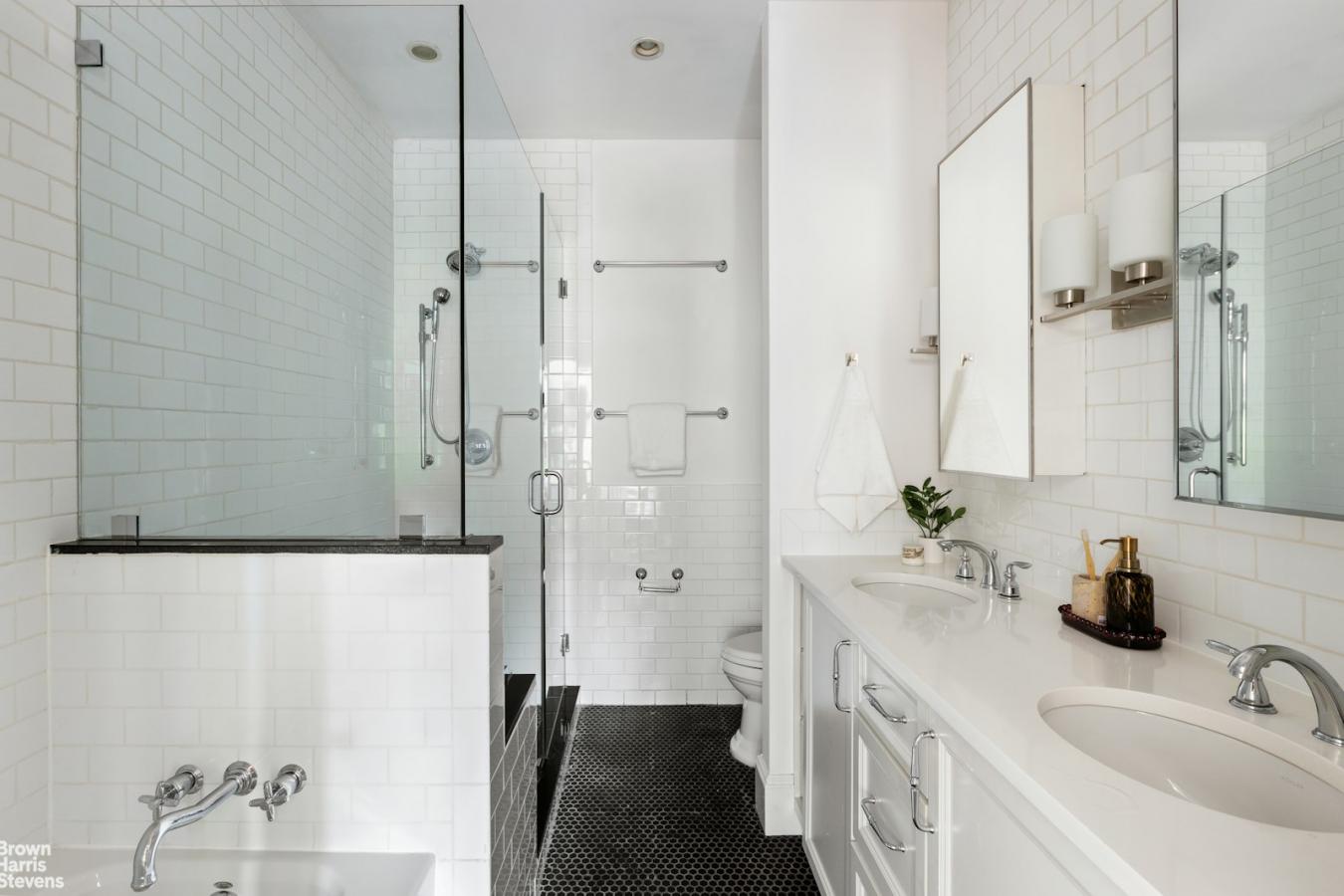 Crown Heights, New York, 11213, United States, 5 Bedrooms Bedrooms, ,5 BathroomsBathrooms,Residential,For Sale,1919338
