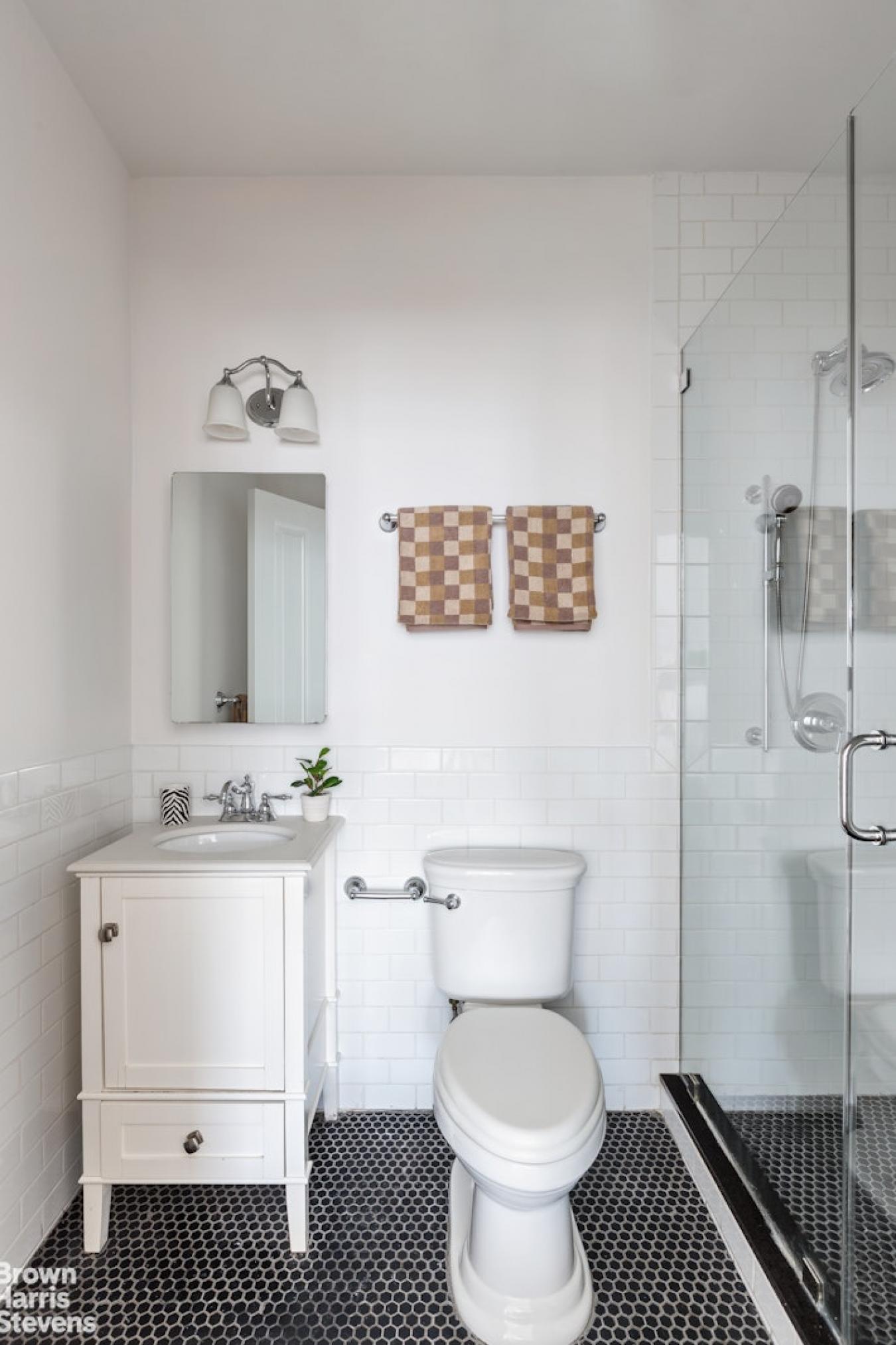 Crown Heights, New York, 11213, United States, 5 Bedrooms Bedrooms, ,5 BathroomsBathrooms,Residential,For Sale,1919338