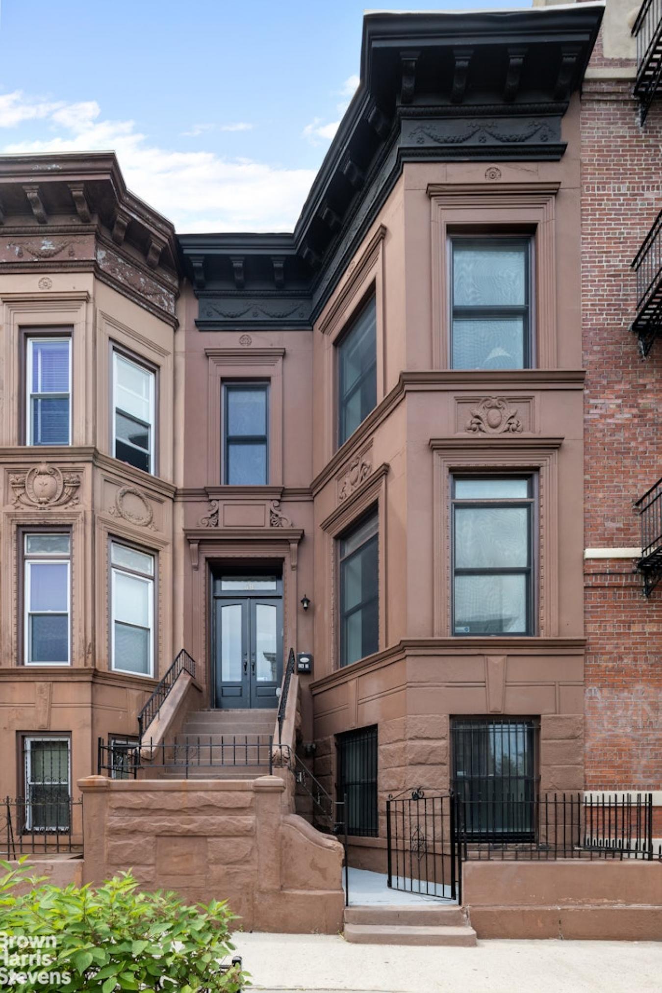 Crown Heights, New York, 11213, United States, 5 Bedrooms Bedrooms, ,5 BathroomsBathrooms,Residential,For Sale,1919338