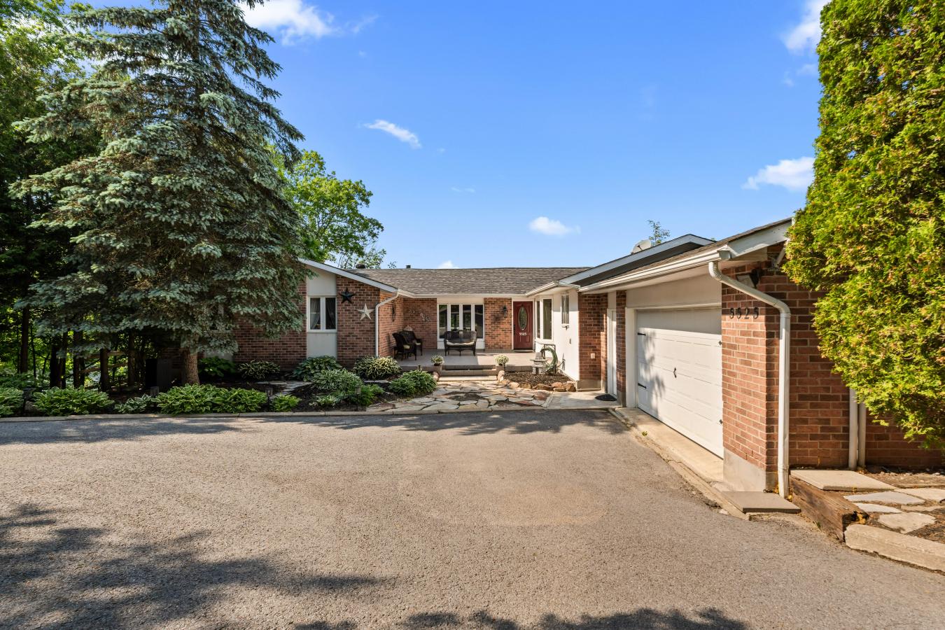 Seeley's Bay, South Frontenac, K0H 1H0, Canada, 7 Bedrooms Bedrooms, ,3 BathroomsBathrooms,Residential,For Sale,1862731