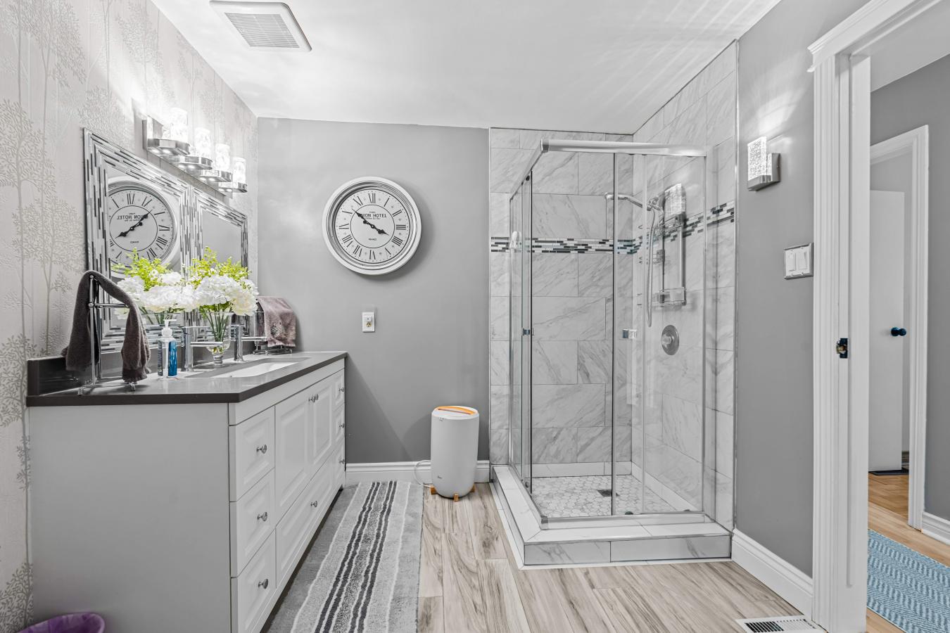 Seeley's Bay, South Frontenac, K0H 1H0, Canada, 7 Bedrooms Bedrooms, ,3 BathroomsBathrooms,Residential,For Sale,1862731