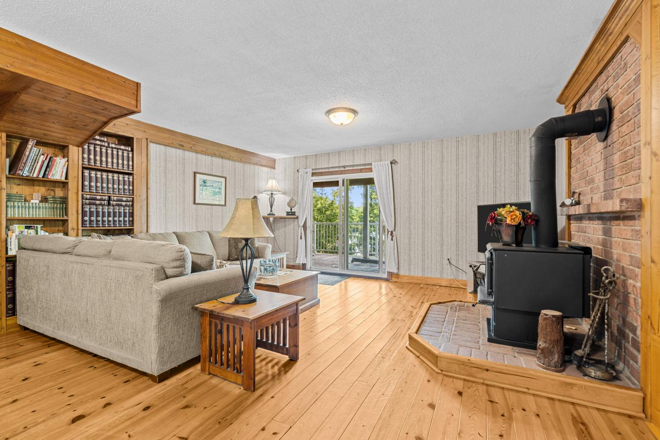 Seeley's Bay, South Frontenac, K0H 1H0, Canada, 7 Bedrooms Bedrooms, ,3 BathroomsBathrooms,Residential,For Sale,1862731