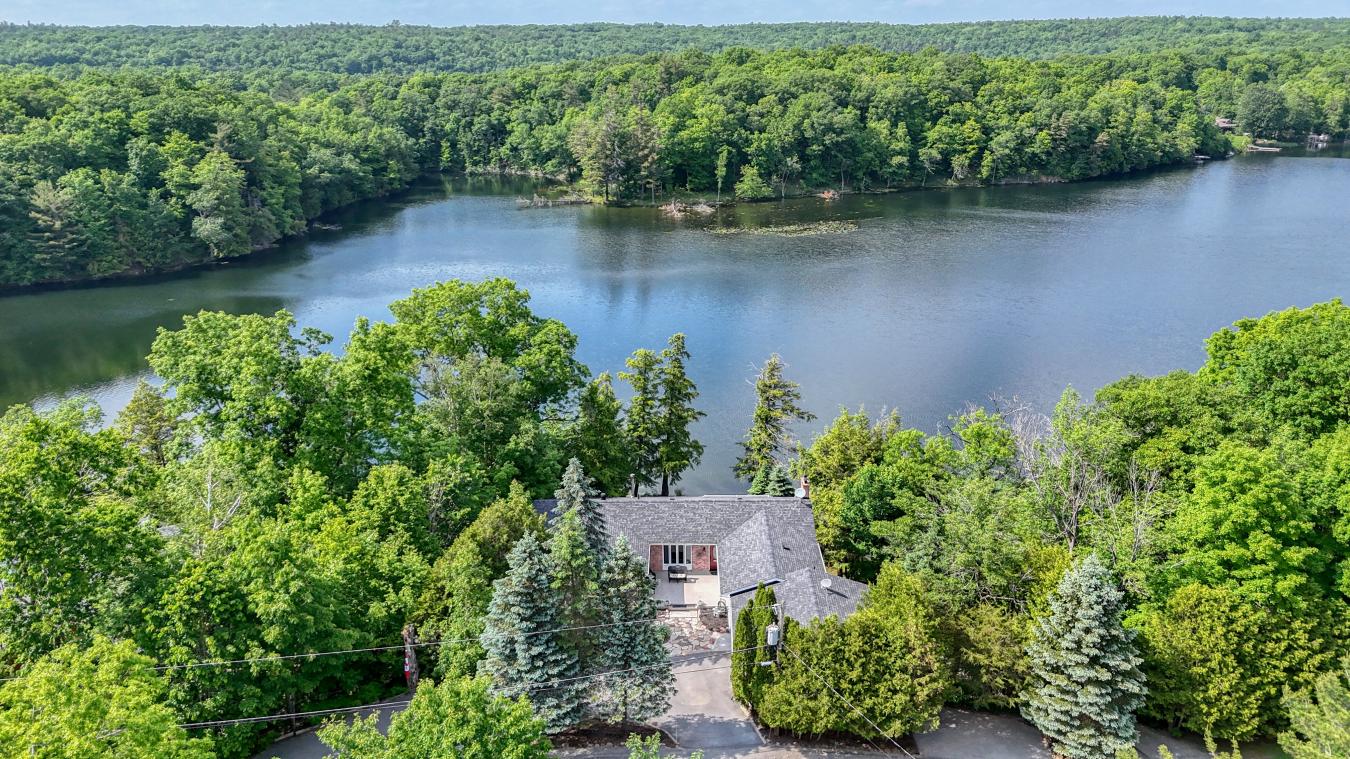 Seeley's Bay, South Frontenac, K0H 1H0, Canada, 7 Bedrooms Bedrooms, ,3 BathroomsBathrooms,Residential,For Sale,2015394