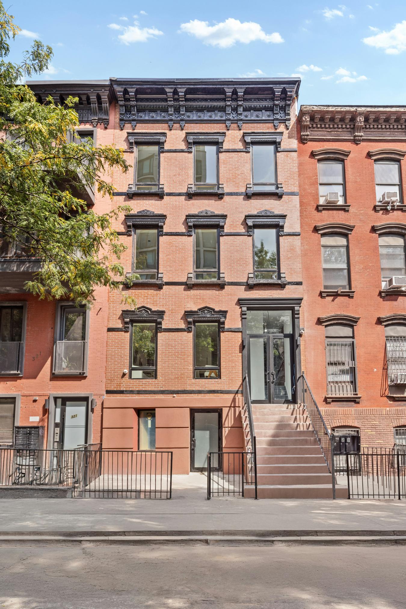Williamsburg, South side, New York, 11211, United States, 2 Bedrooms Bedrooms, ,3 BathroomsBathrooms,Residential,For Sale,1858367