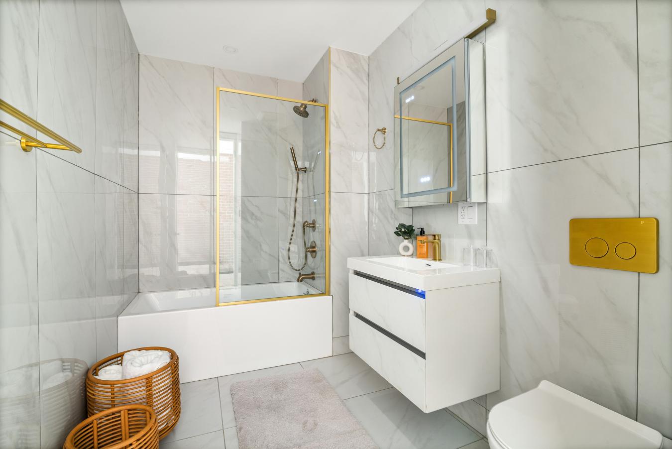 Williamsburg, South side, New York, 11211, United States, 2 Bedrooms Bedrooms, ,3 BathroomsBathrooms,Residential,For Sale,1858367