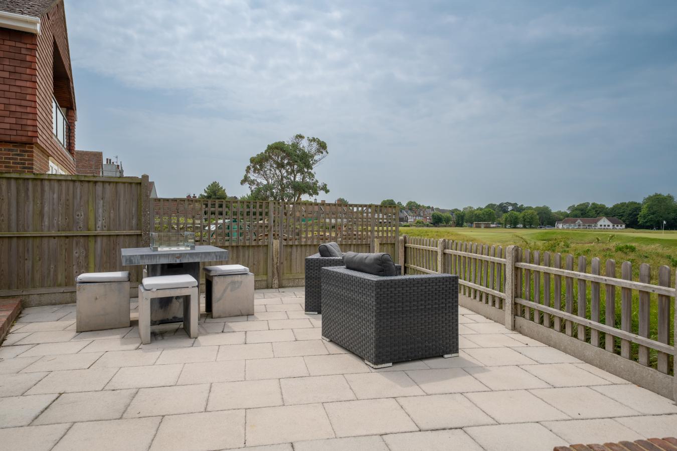 Littlestone, Kent, TN28 8QX, United Kingdom, 4 Bedrooms Bedrooms, ,4 BathroomsBathrooms,Residential,For Sale,1862728