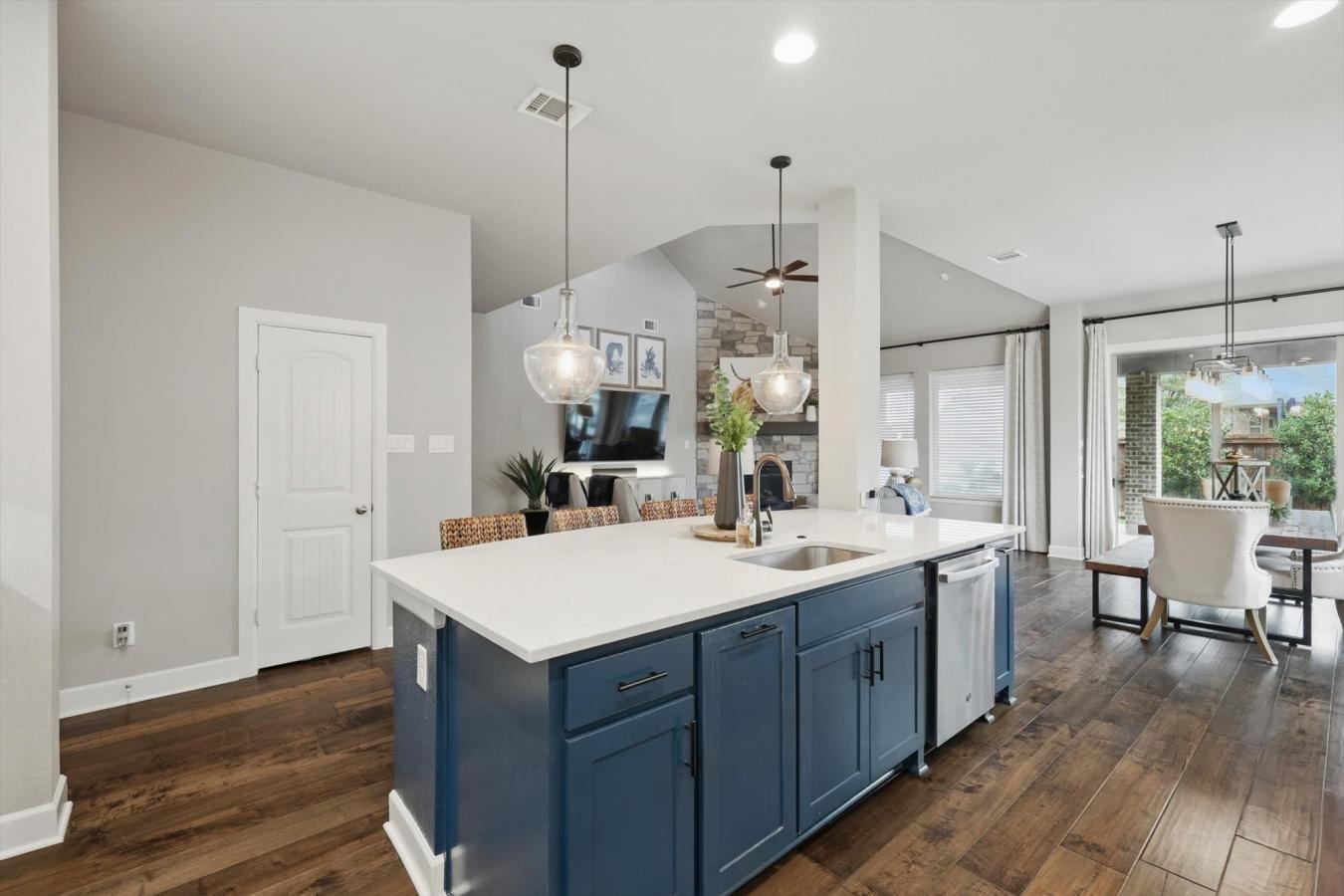Mansfield, Texas, 76063, United States, 4 Bedrooms Bedrooms, ,3 BathroomsBathrooms,Residential,For Sale,1867868