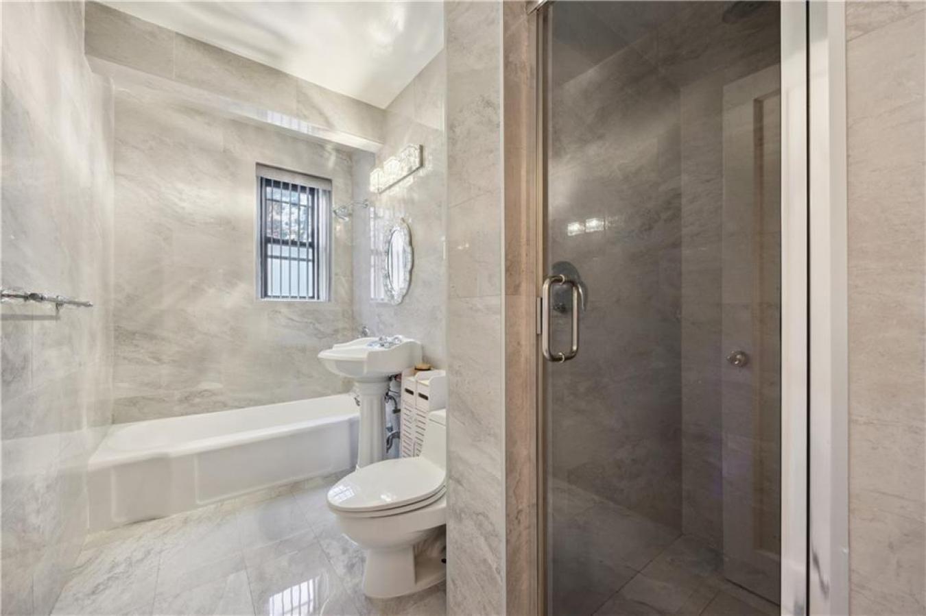 Brooklyn, New York, 11229, United States, 2 Bedrooms Bedrooms, ,1 BathroomBathrooms,Residential,For Sale,1867856