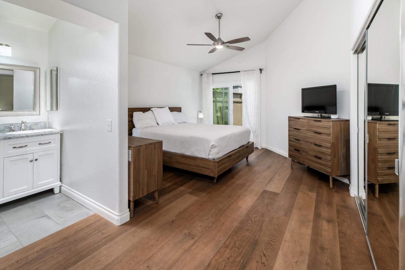 Carlsbad, San Diego, 92009, United States, 2 Bedrooms Bedrooms, ,2 BathroomsBathrooms,Residential,For Sale,1867849