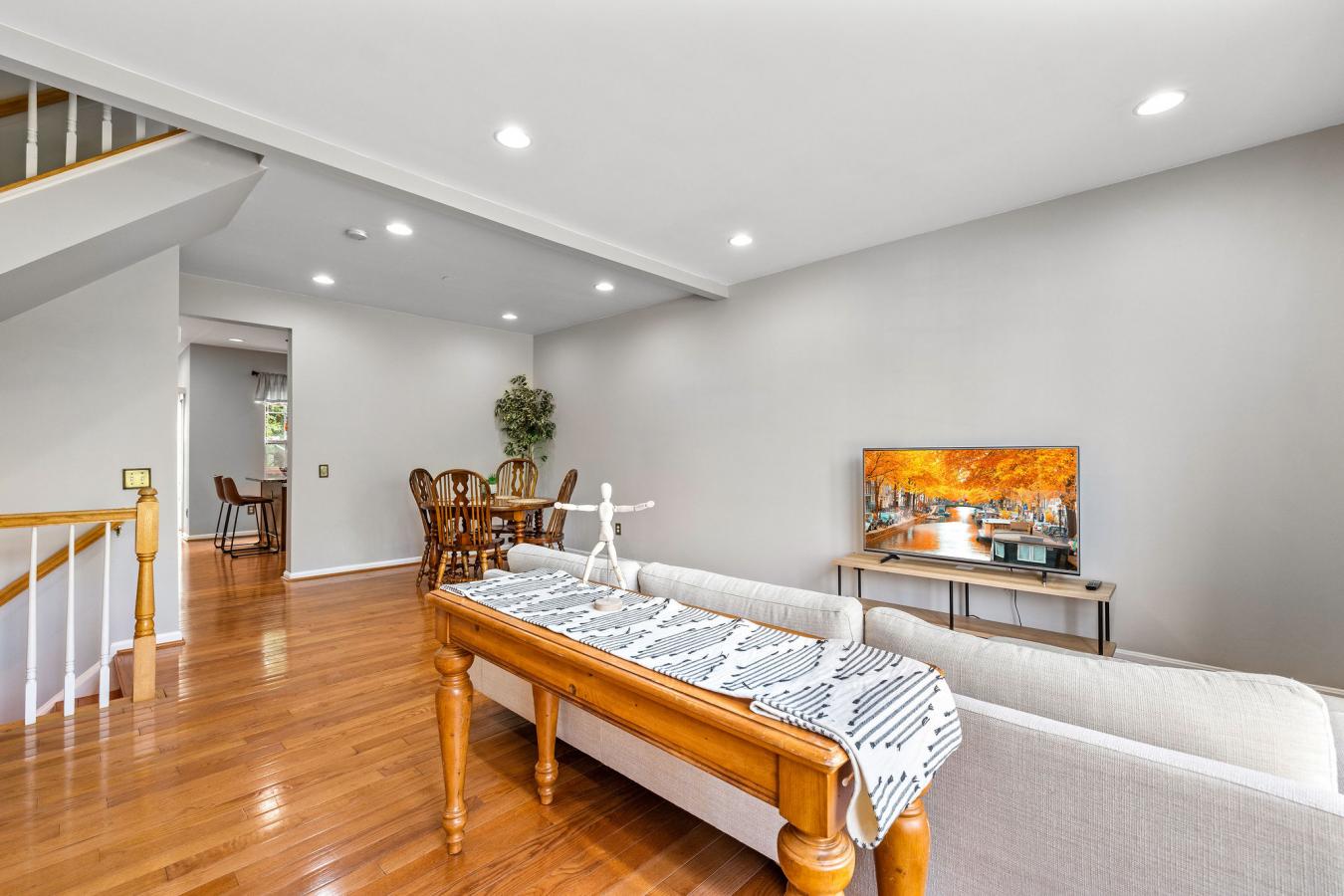 Herndon, Virginia, 20171, United States, 3 Bedrooms Bedrooms, ,3 BathroomsBathrooms,Residential,For Sale,1867844