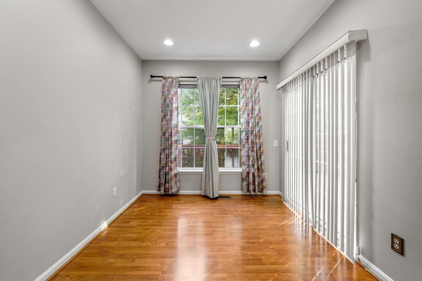 Herndon, Virginia, 20171, United States, 3 Bedrooms Bedrooms, ,3 BathroomsBathrooms,Residential,For Sale,1867844