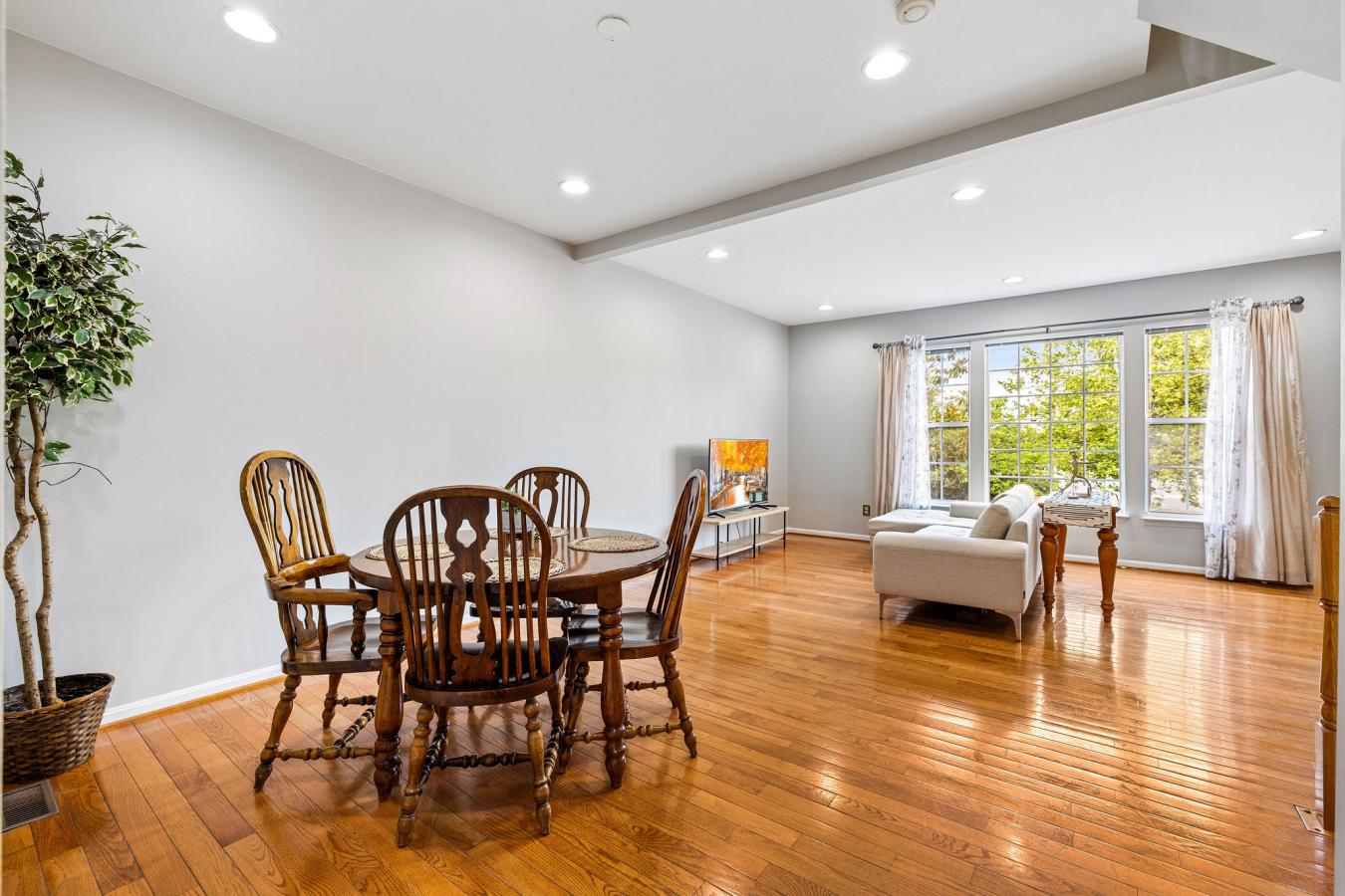 Herndon, Virginia, 20171, United States, 3 Bedrooms Bedrooms, ,3 BathroomsBathrooms,Residential,For Sale,1867844