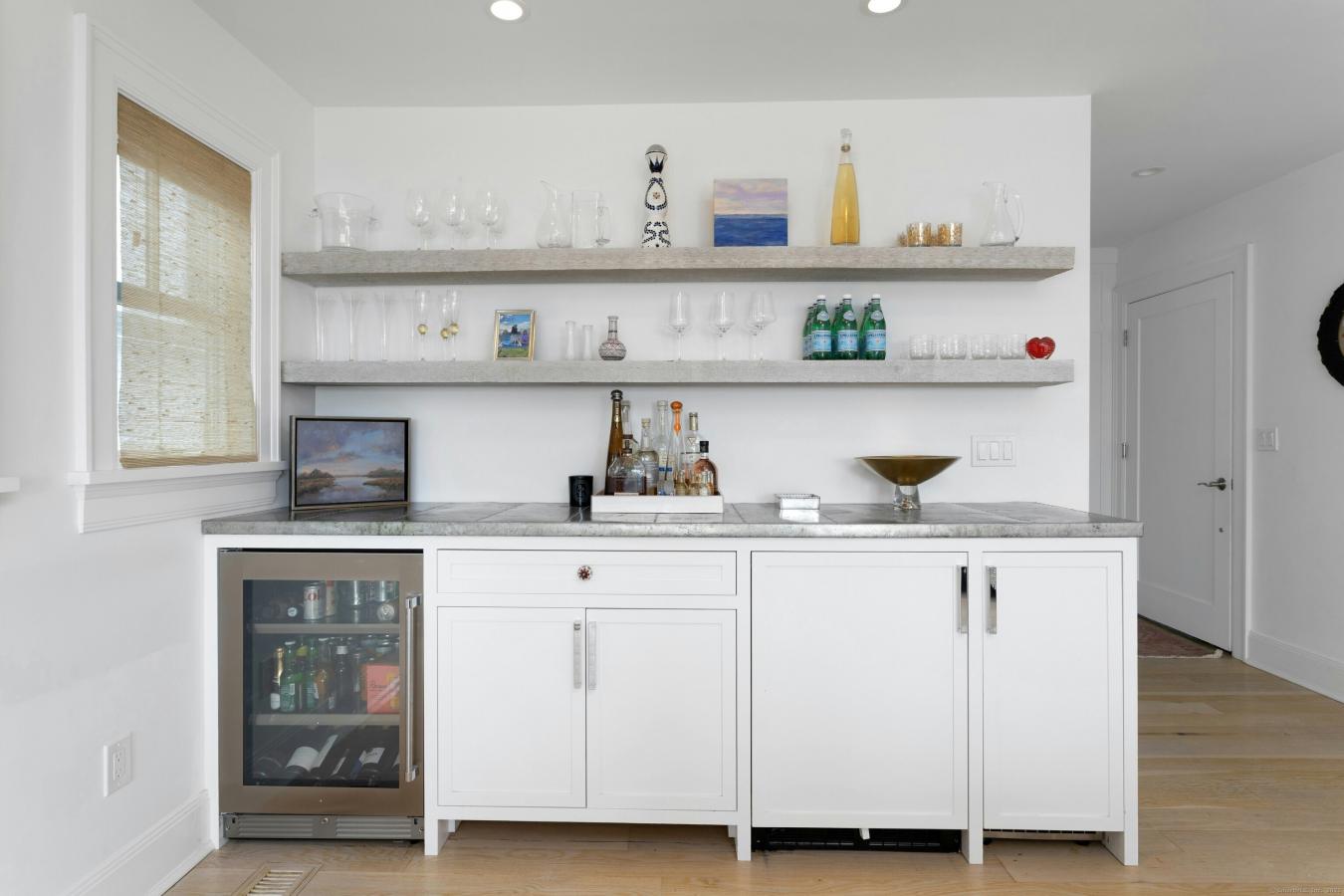 Rowayton, Connecticut, 06853, United States, 4 Bedrooms Bedrooms, ,4 BathroomsBathrooms,Residential,For Sale,1859191