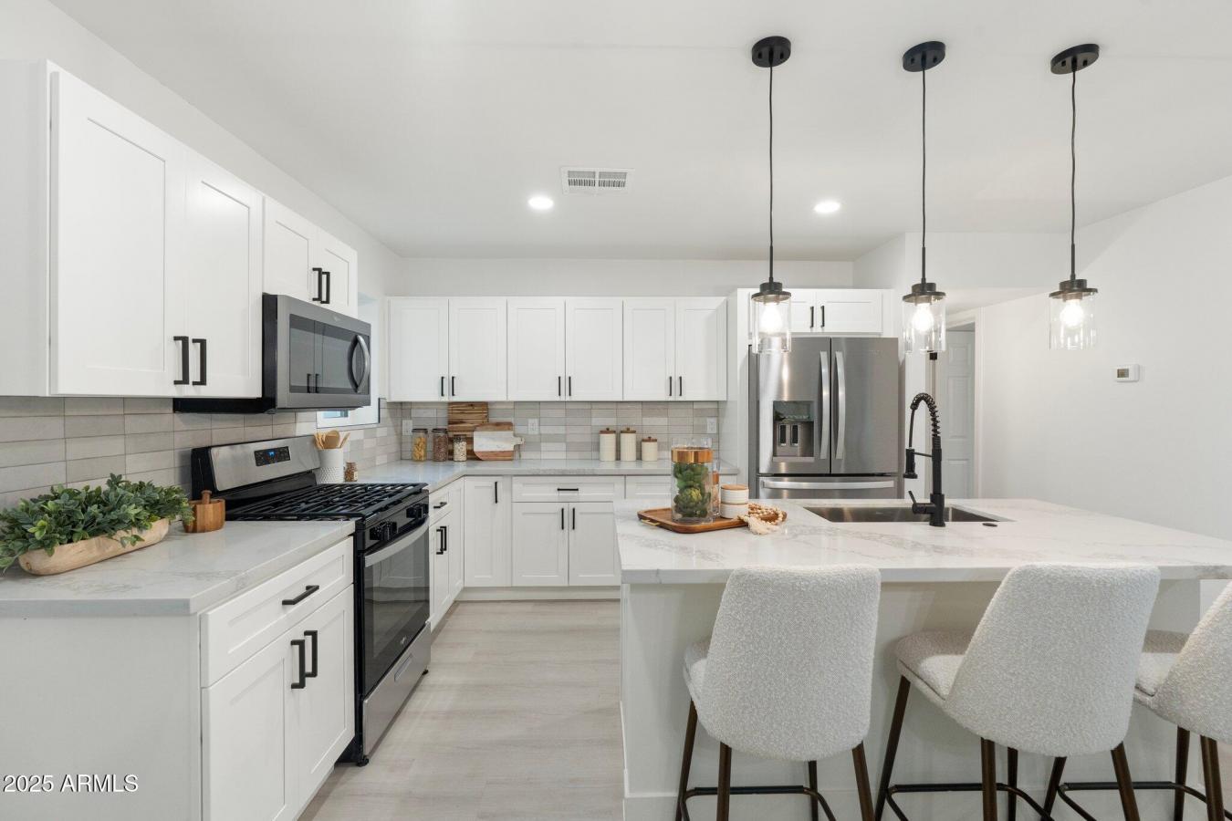 Phoenix, Arizona, 85015, United States, 4 Bedrooms Bedrooms, ,2 BathroomsBathrooms,Residential,For Sale,1867834