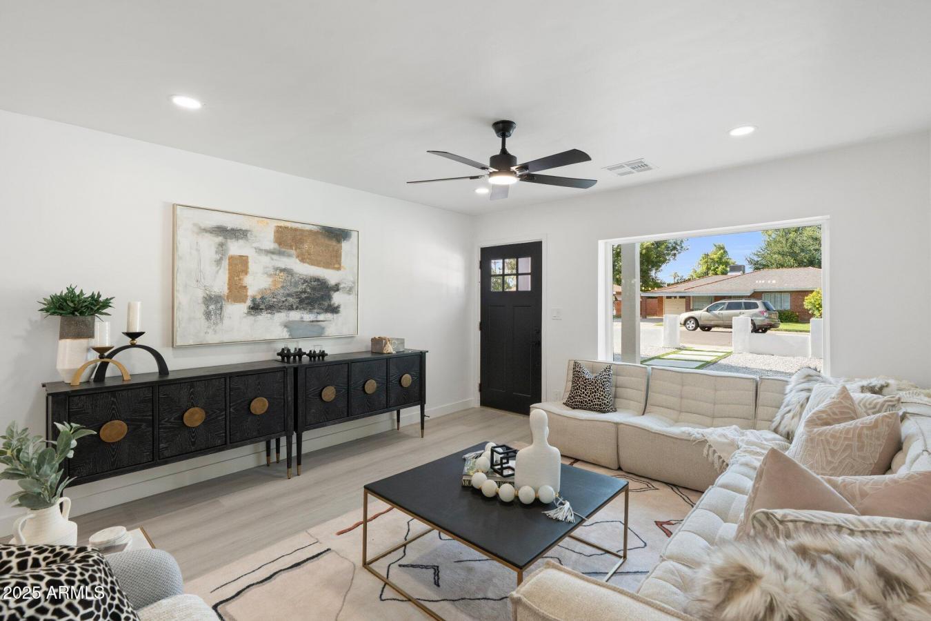 Phoenix, Arizona, 85015, United States, 4 Bedrooms Bedrooms, ,2 BathroomsBathrooms,Residential,For Sale,1867834