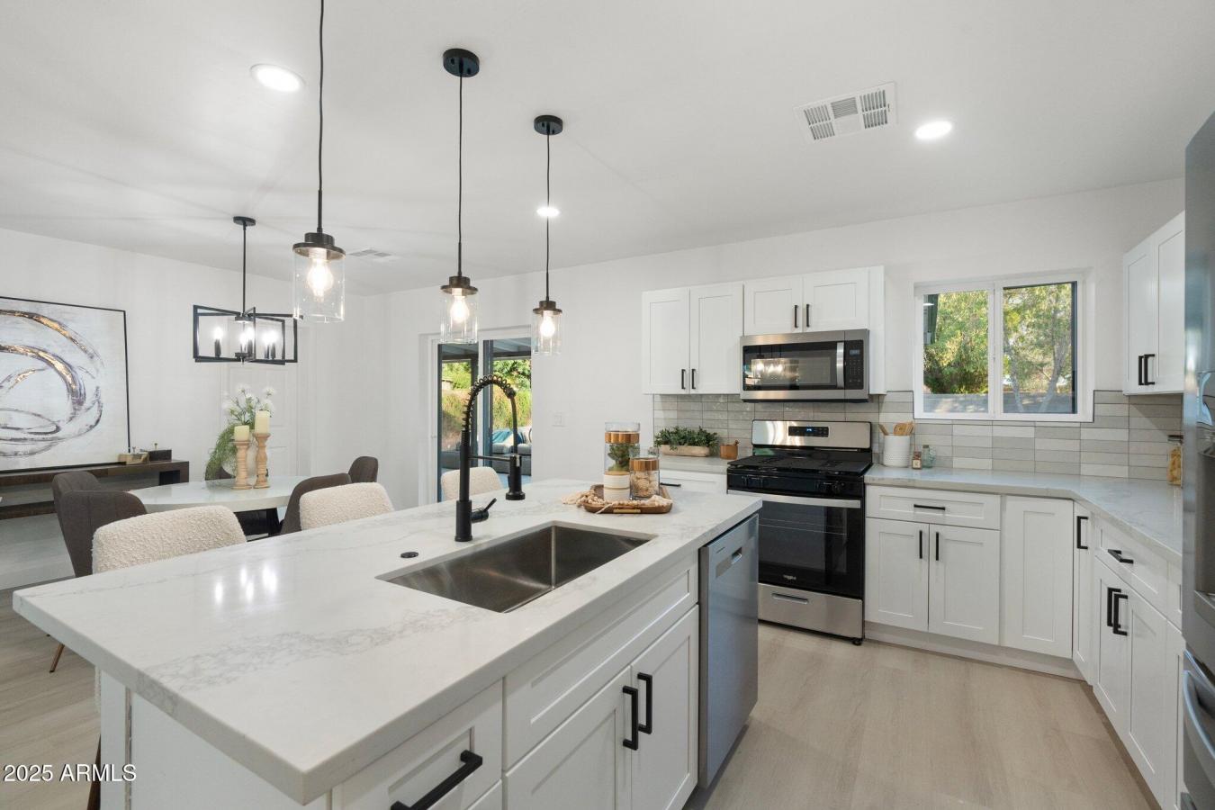 Phoenix, Arizona, 85015, United States, 4 Bedrooms Bedrooms, ,2 BathroomsBathrooms,Residential,For Sale,1867834