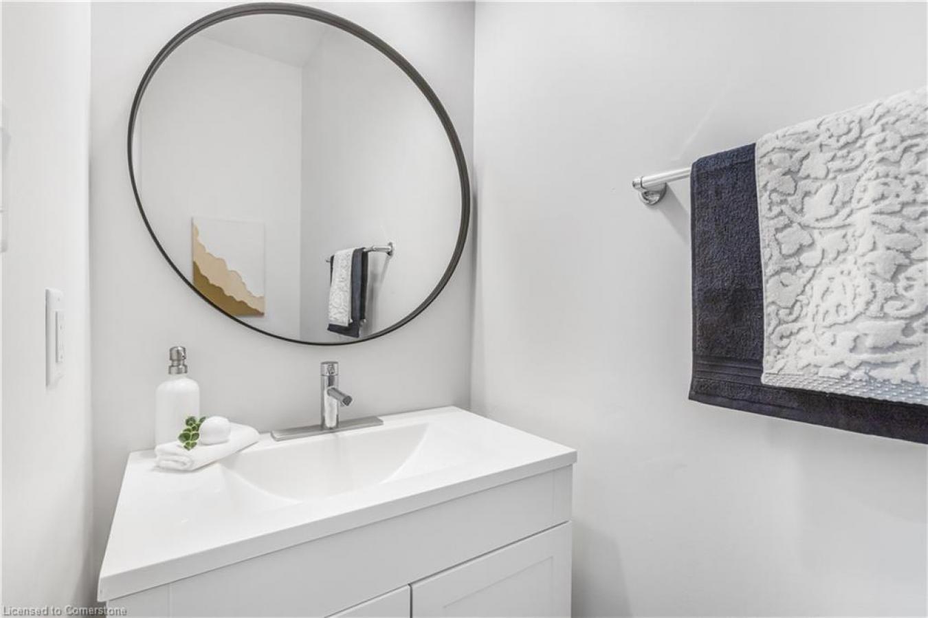 Lincoln, ON, L3J 0T1, Canada, 4 Bedrooms Bedrooms, ,3 BathroomsBathrooms,Residential,For Sale,1867827