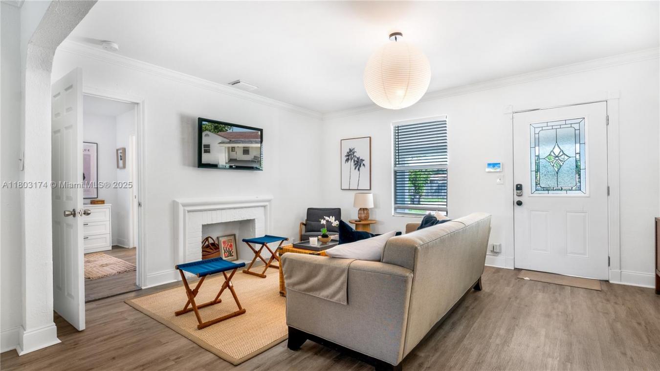 West Palm Beach, Palm Beach, 33405, United States, 3 Bedrooms Bedrooms, ,2 BathroomsBathrooms,Residential,For Sale,1868057