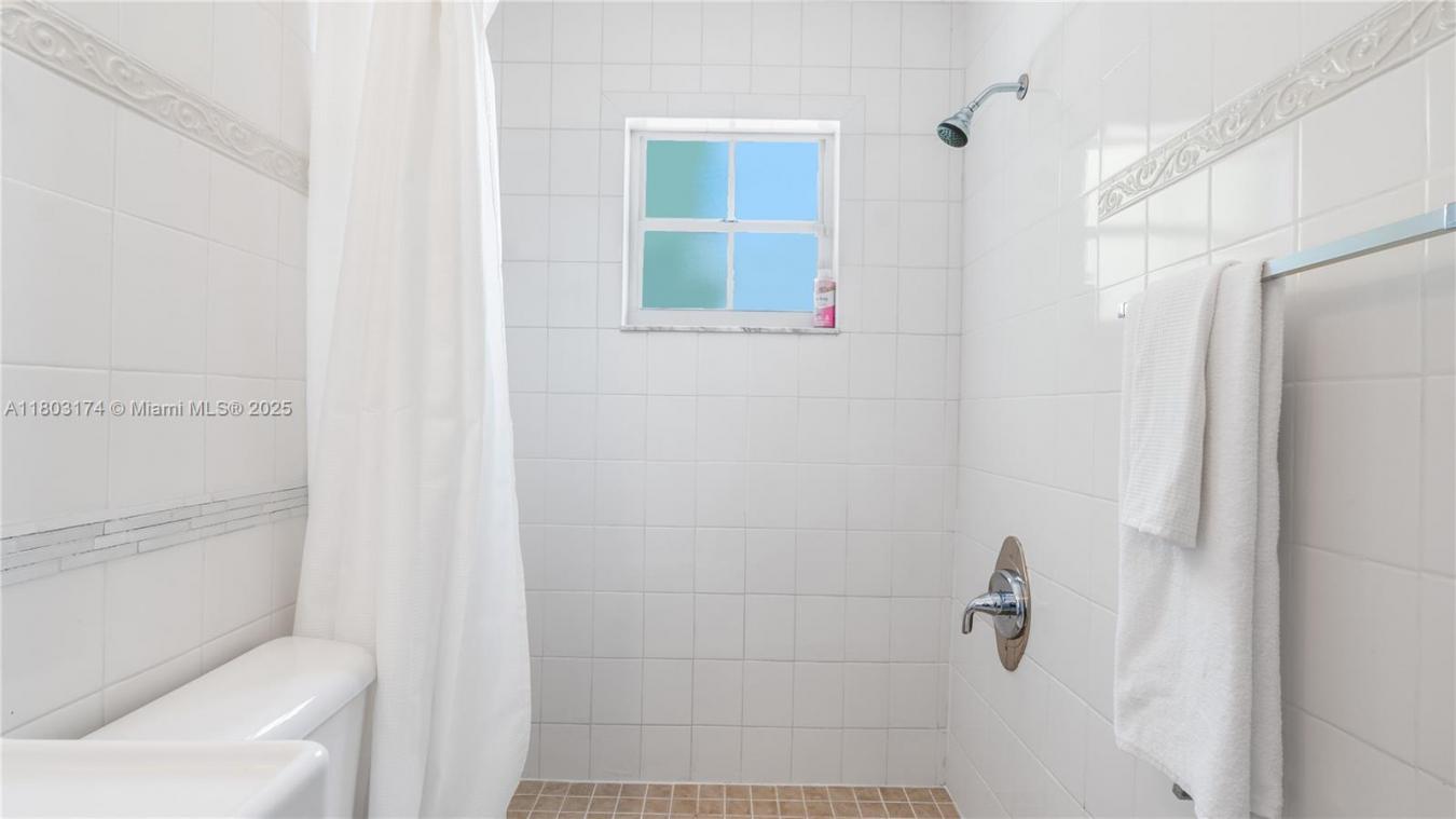 West Palm Beach, Palm Beach, 33405, United States, 3 Bedrooms Bedrooms, ,2 BathroomsBathrooms,Residential,For Sale,1868057