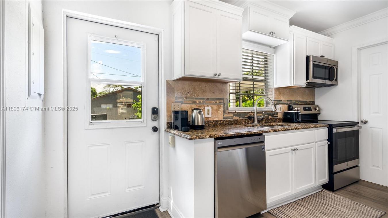 West Palm Beach, Palm Beach, 33405, United States, 3 Bedrooms Bedrooms, ,2 BathroomsBathrooms,Residential,For Sale,1868057