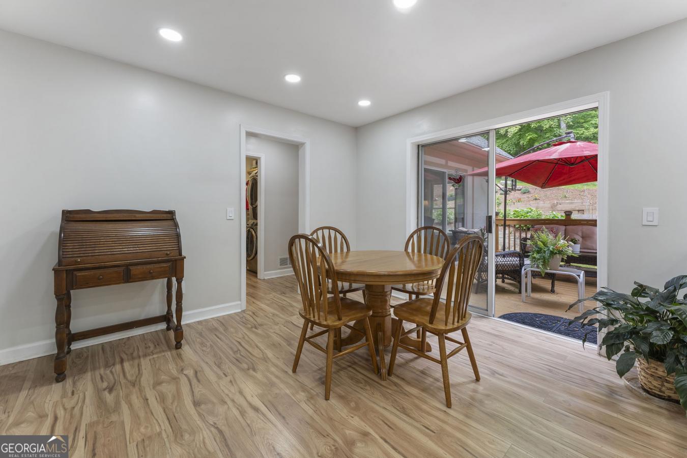 Peachtree Corners, Georgia, 30092, United States, 5 Bedrooms Bedrooms, ,3 BathroomsBathrooms,Residential,For Sale,1867823