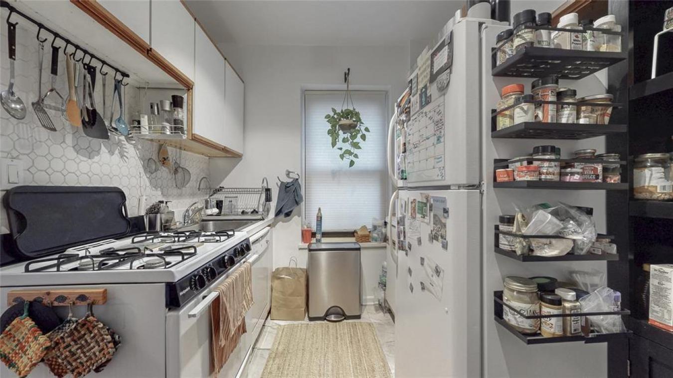 New York (Manhattan), Manhattan, 10025, United States, 1 Bedroom Bedrooms, ,1 BathroomBathrooms,Residential,For Sale,1868053