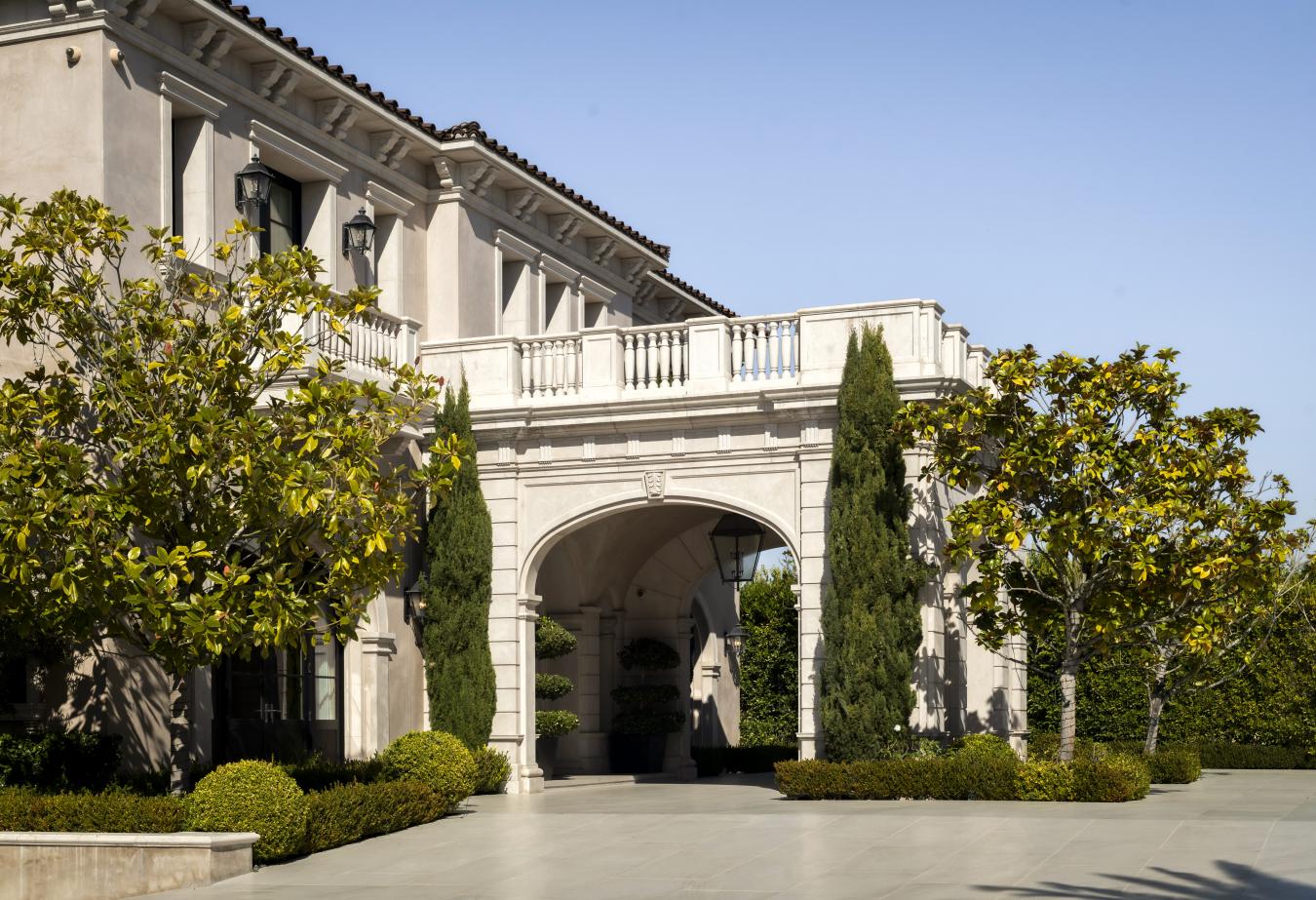 Newport Beach, California, 92657, United States, 7 Bedrooms Bedrooms, ,10 BathroomsBathrooms,Residential,For Sale,1967478