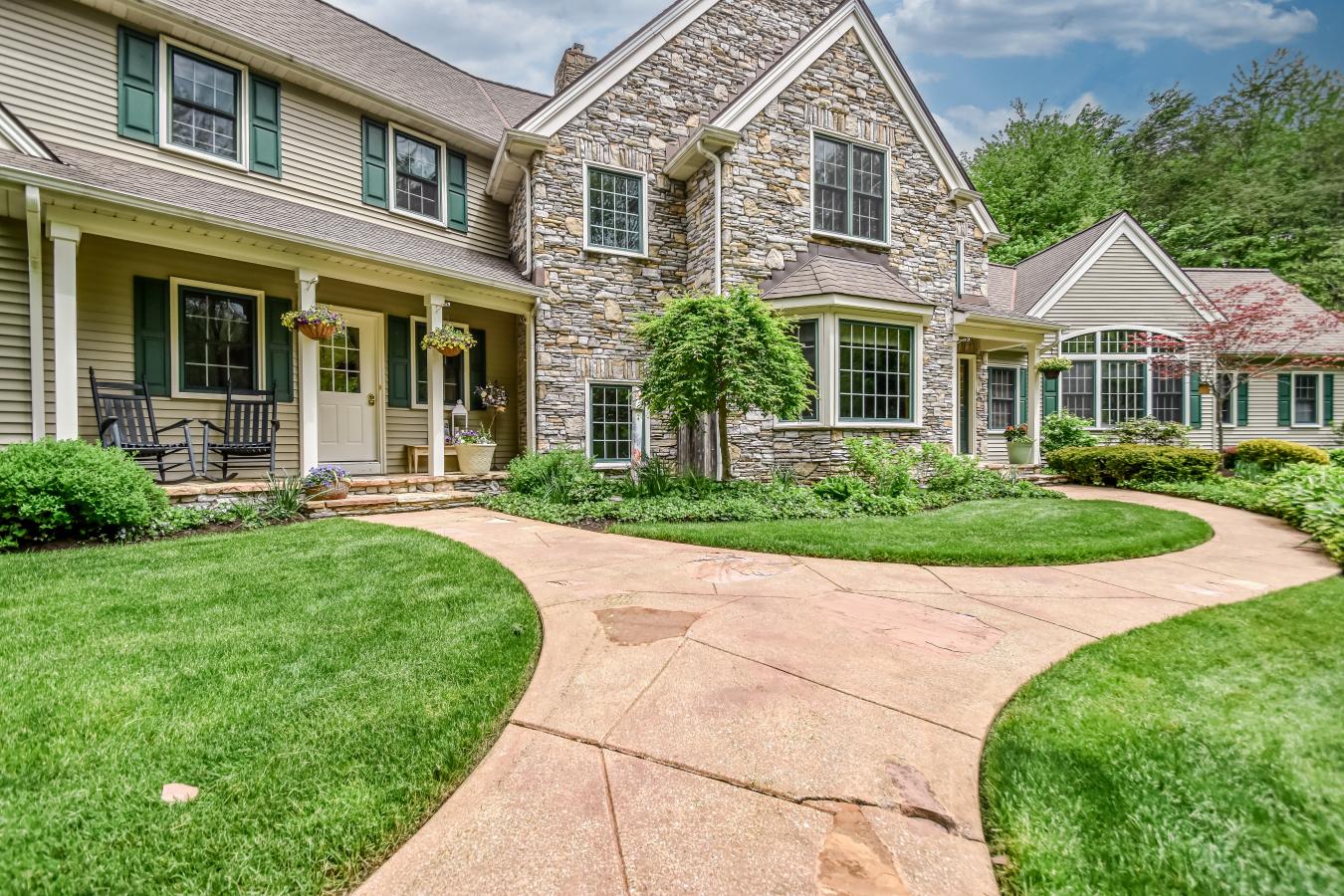 Chardon, Geauga, 44024, United States, 4 Bedrooms Bedrooms, ,3 BathroomsBathrooms,Residential,For Sale,1860175