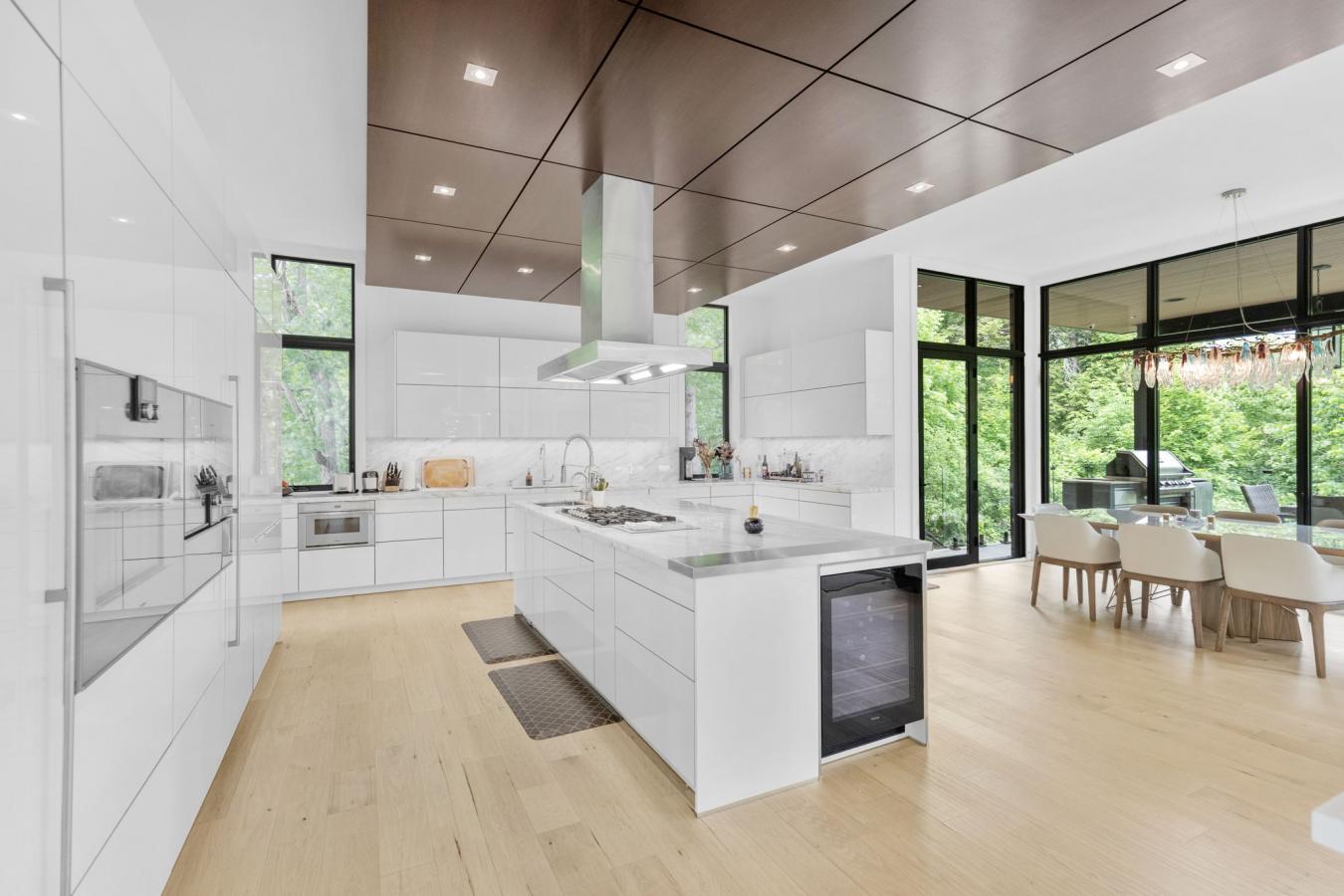 Markham, ON, L6C1G8, Canada, 7 Bedrooms Bedrooms, ,9 BathroomsBathrooms,Residential,For Sale,1868046