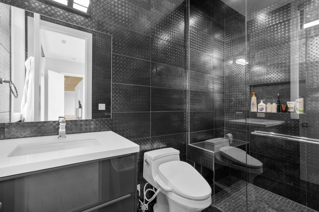 Markham, ON, L6C1G8, Canada, 7 Bedrooms Bedrooms, ,9 BathroomsBathrooms,Residential,For Sale,1868046