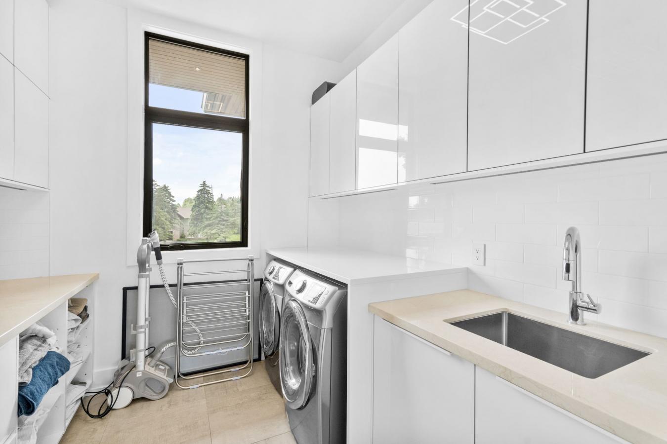 Markham, ON, L6C1G8, Canada, 7 Bedrooms Bedrooms, ,9 BathroomsBathrooms,Residential,For Sale,1868046