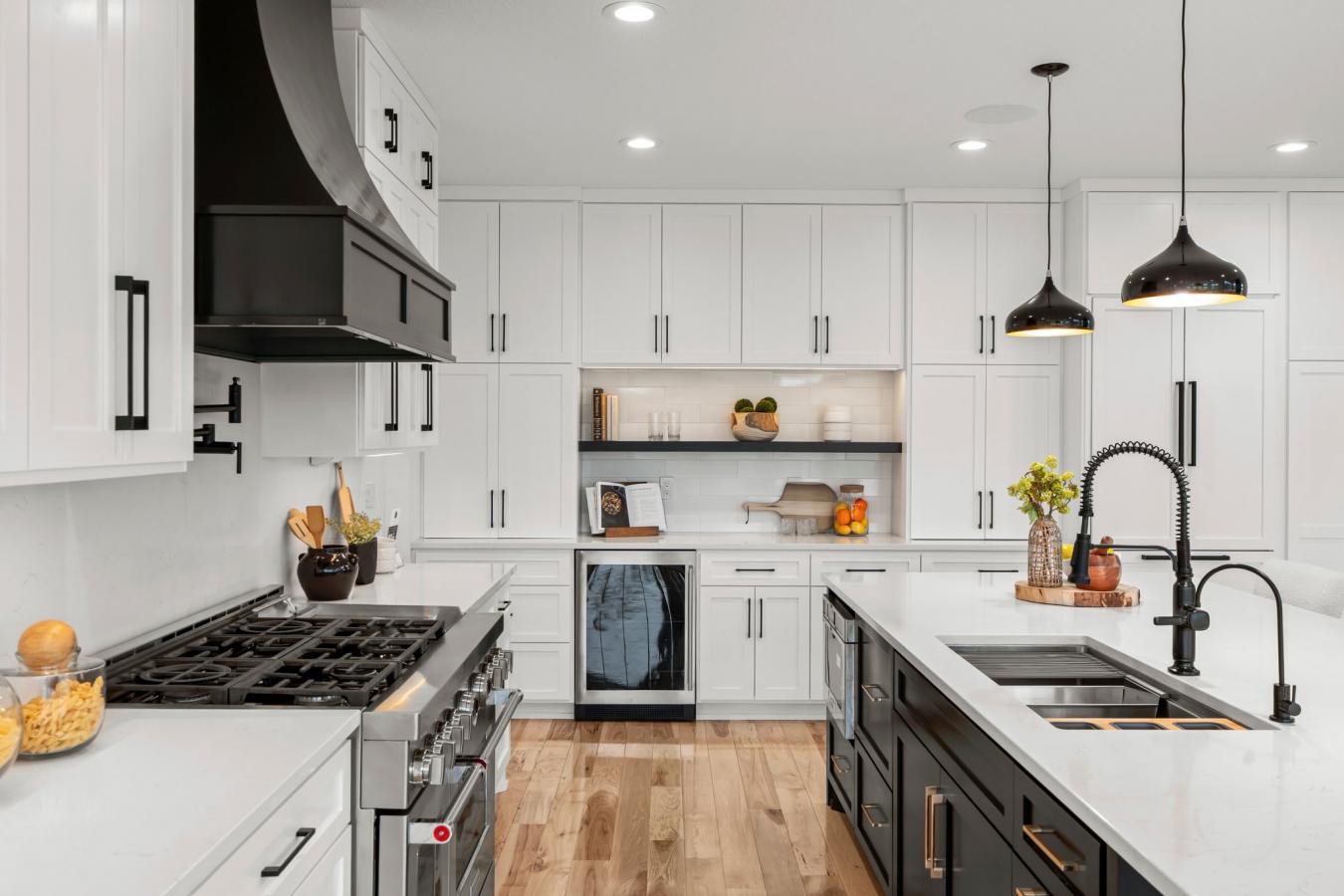 Lakeville, Scott, United States, 6 Bedrooms Bedrooms, ,5 BathroomsBathrooms,Residential,For Sale,1868045