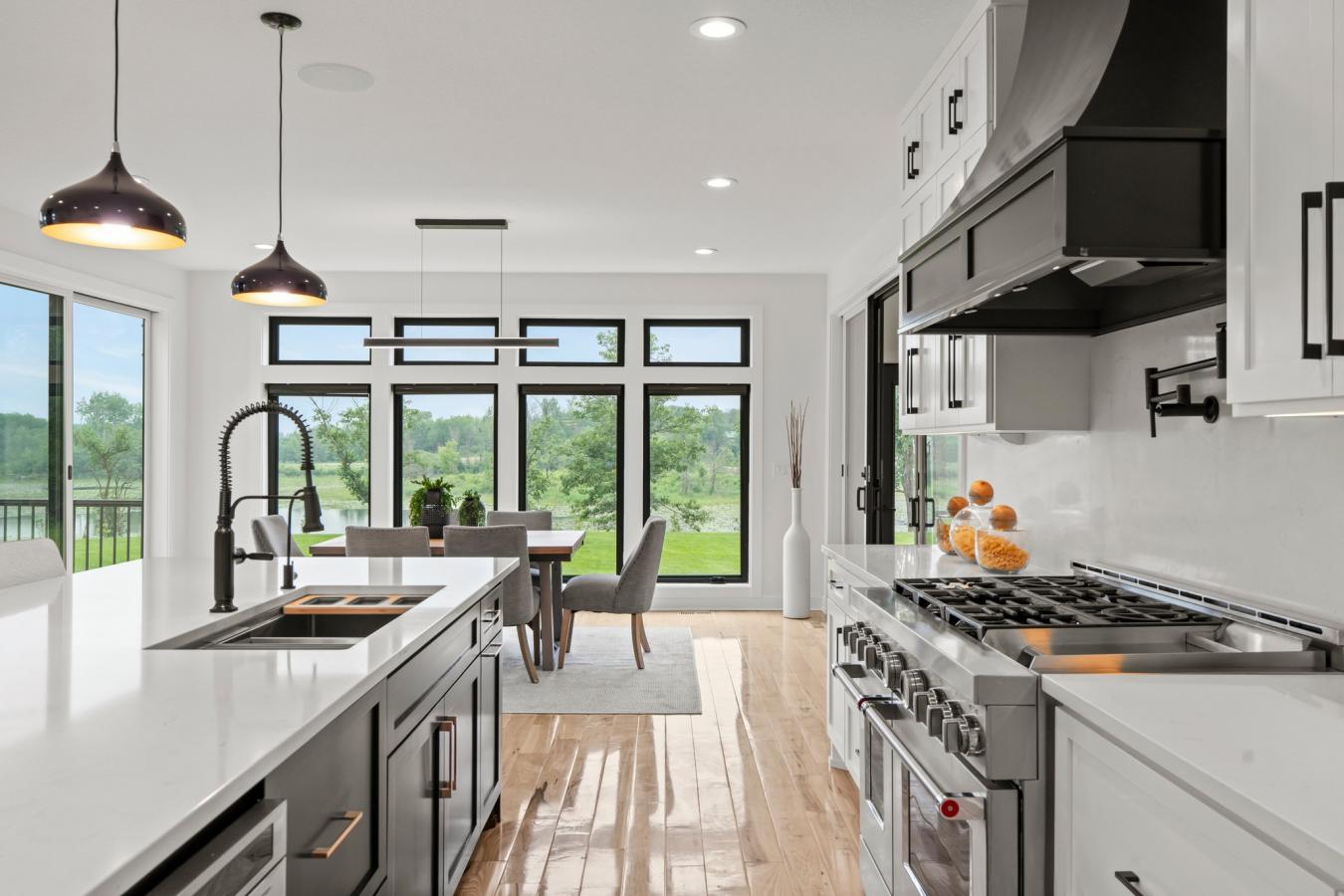 Lakeville, Scott, United States, 6 Bedrooms Bedrooms, ,5 BathroomsBathrooms,Residential,For Sale,1868045