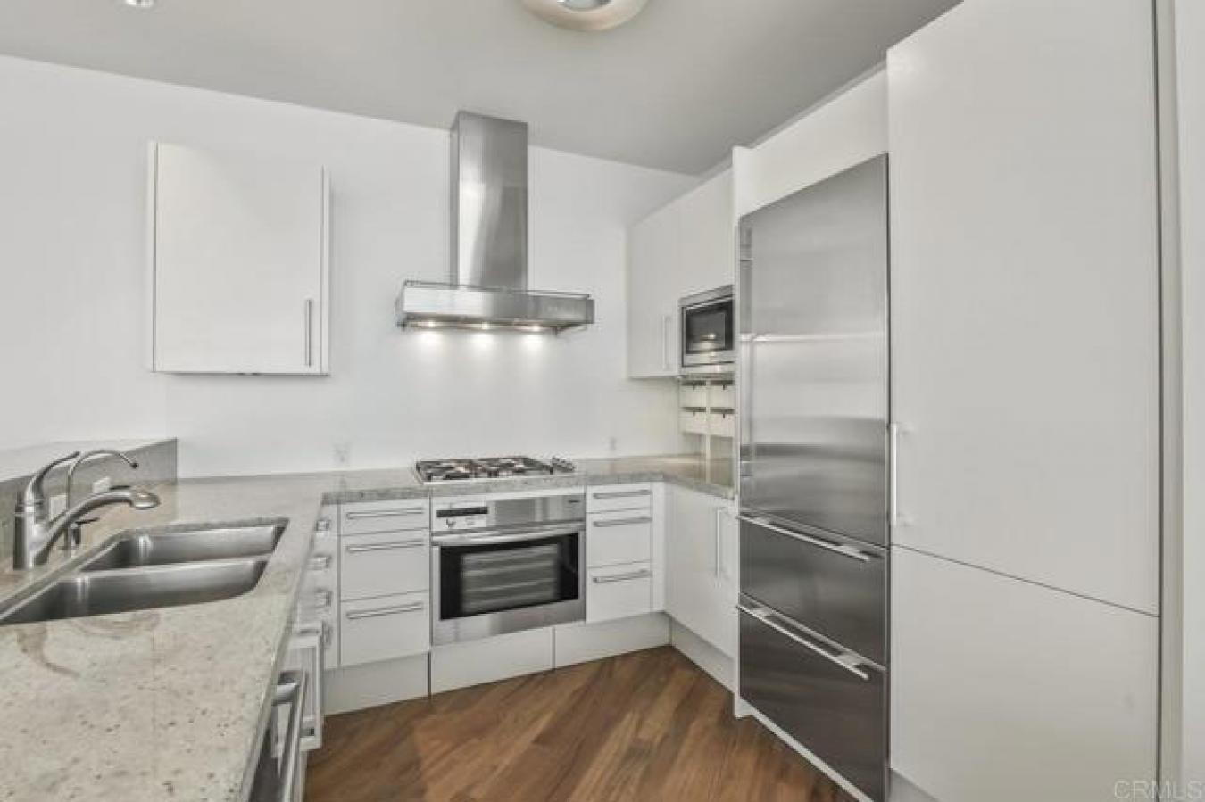 San Diego, California, 92101, United States, 3 Bedrooms Bedrooms, ,3 BathroomsBathrooms,Residential,For Sale,1868043