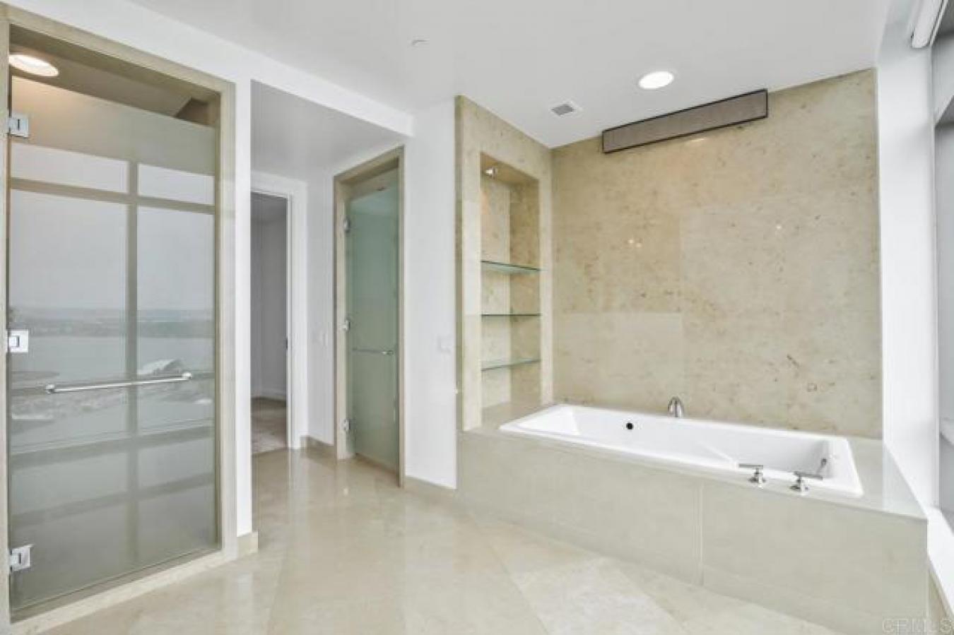 San Diego, California, 92101, United States, 3 Bedrooms Bedrooms, ,3 BathroomsBathrooms,Residential,For Sale,1868043