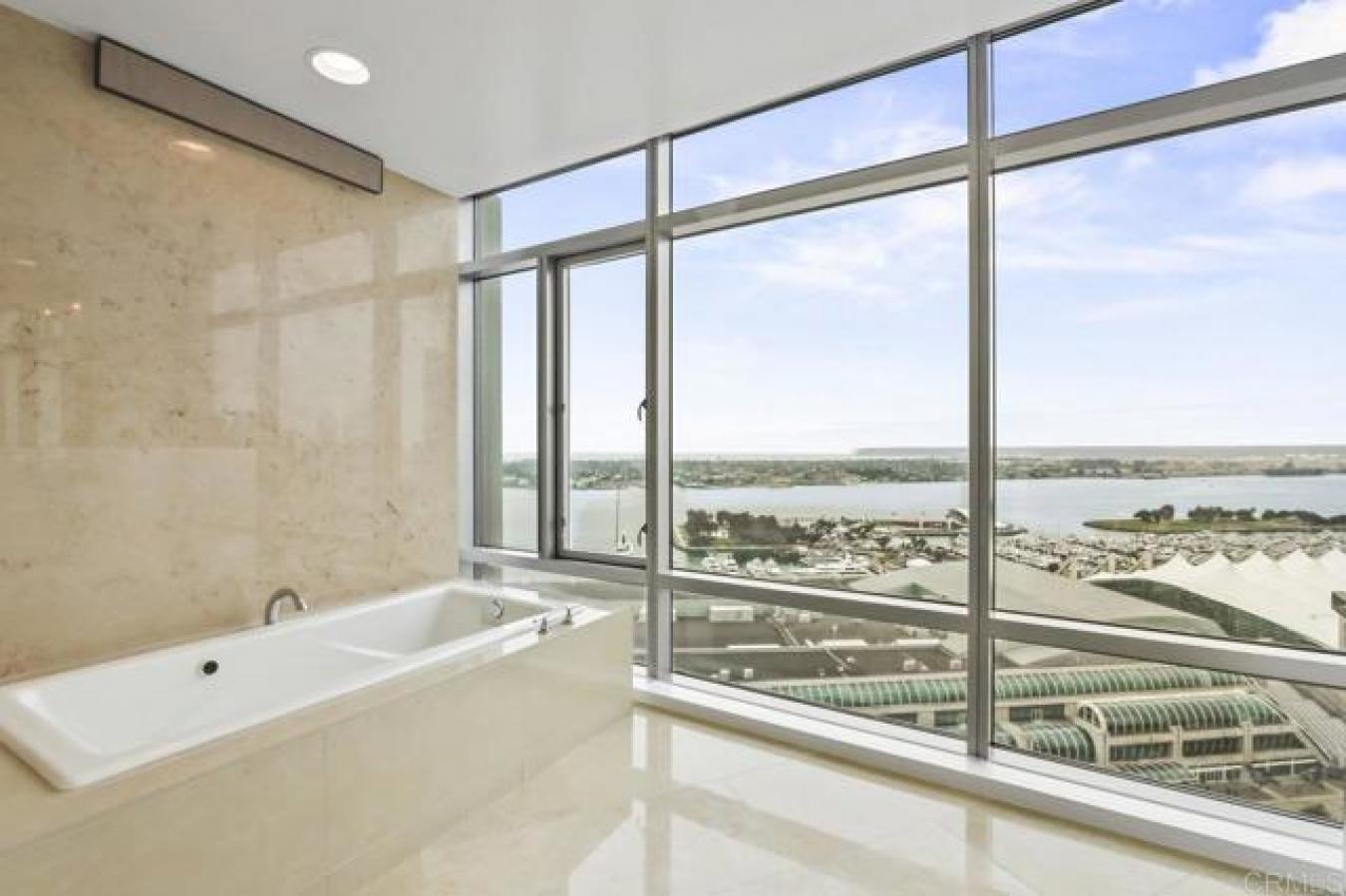 San Diego, California, 92101, United States, 3 Bedrooms Bedrooms, ,3 BathroomsBathrooms,Residential,For Sale,1868043