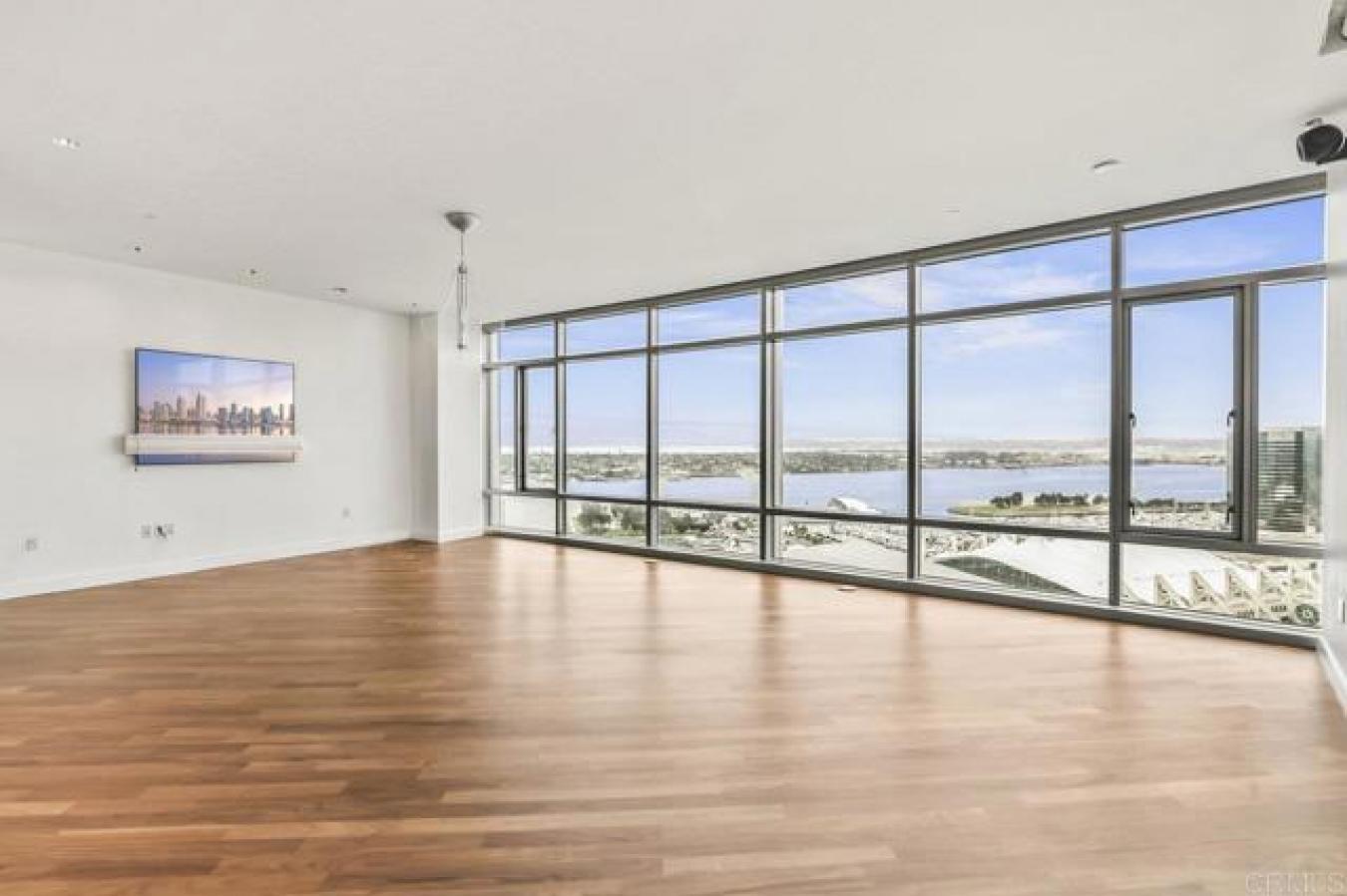 San Diego, California, 92101, United States, 3 Bedrooms Bedrooms, ,3 BathroomsBathrooms,Residential,For Sale,1868043
