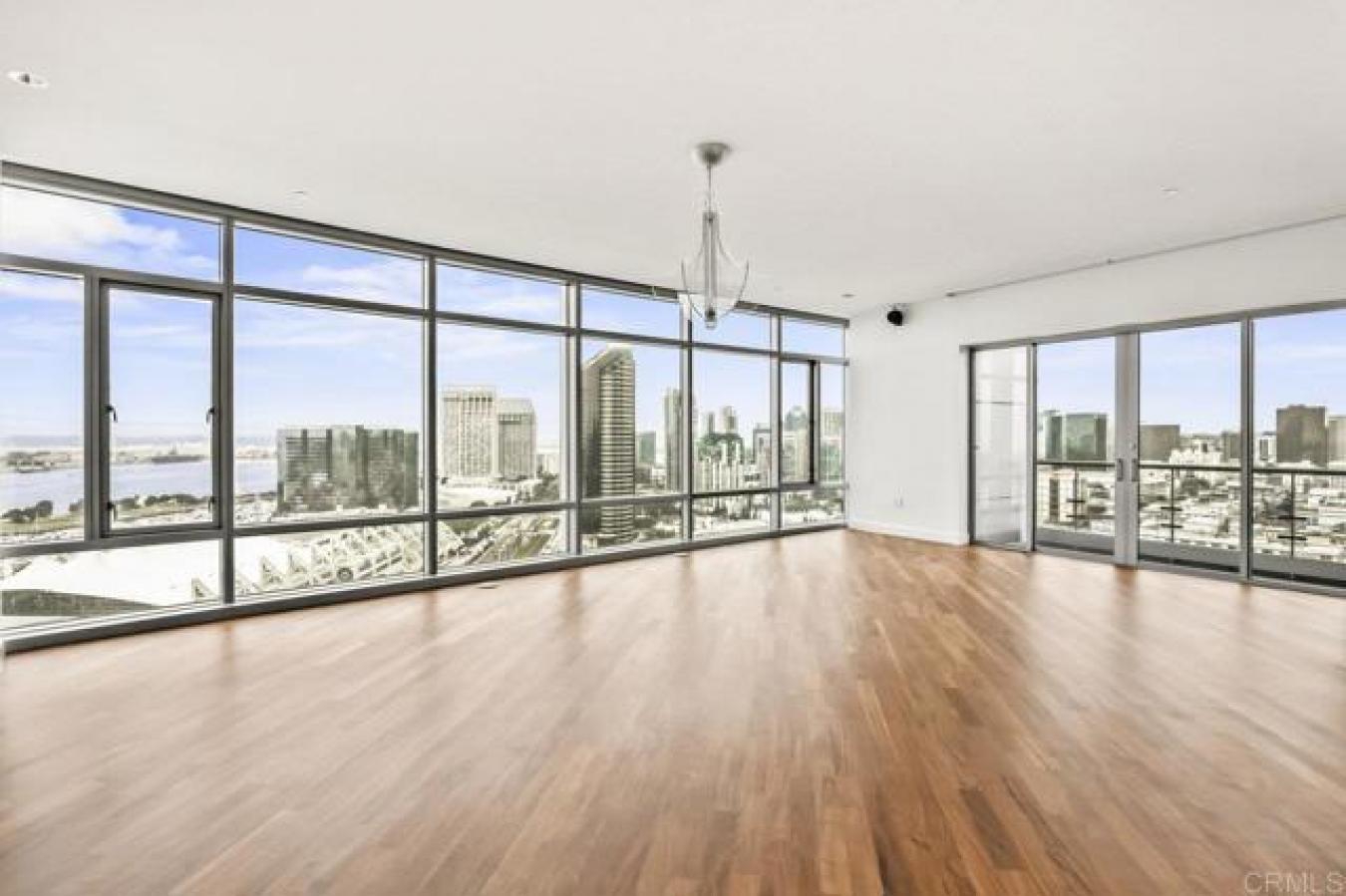 San Diego, California, 92101, United States, 3 Bedrooms Bedrooms, ,3 BathroomsBathrooms,Residential,For Sale,1868043