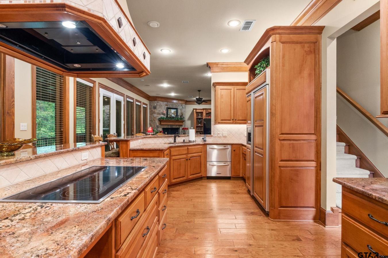 Tyler, Texas, 75707, United States, 4 Bedrooms Bedrooms, ,4 BathroomsBathrooms,Residential,For Sale,1868039